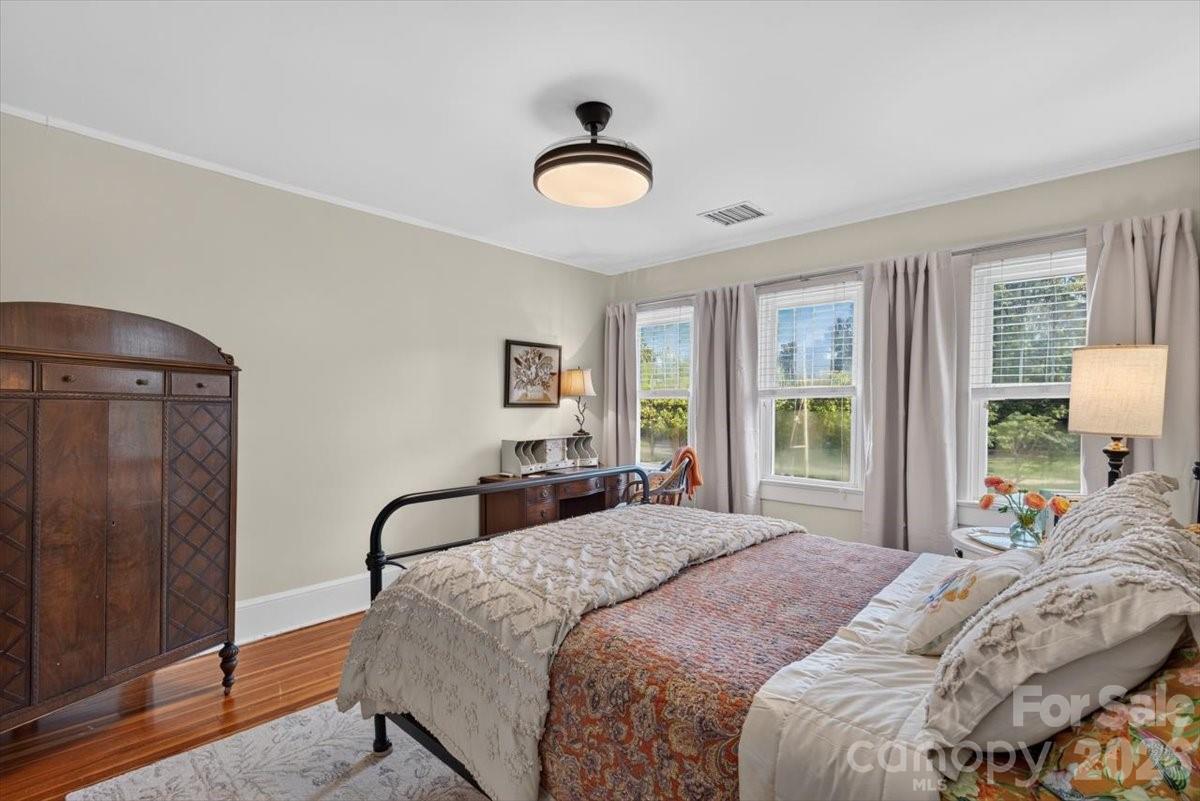1035 S Belvedere Avenue — Gastonia