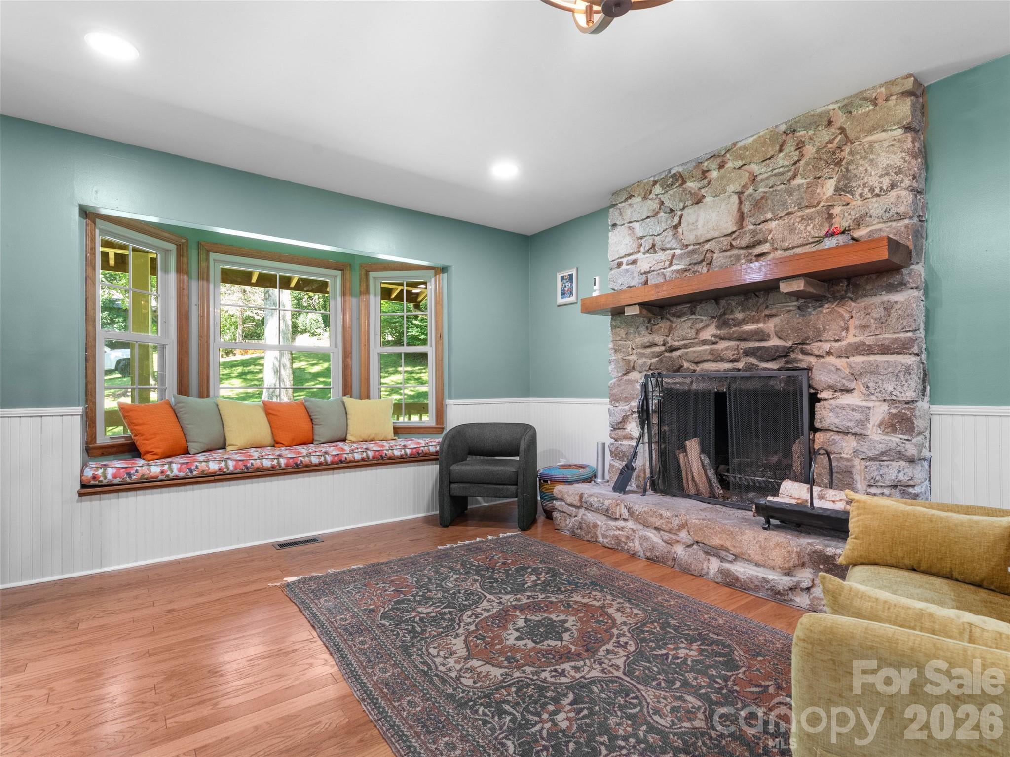121 Churchill Downs Drive — Fairview