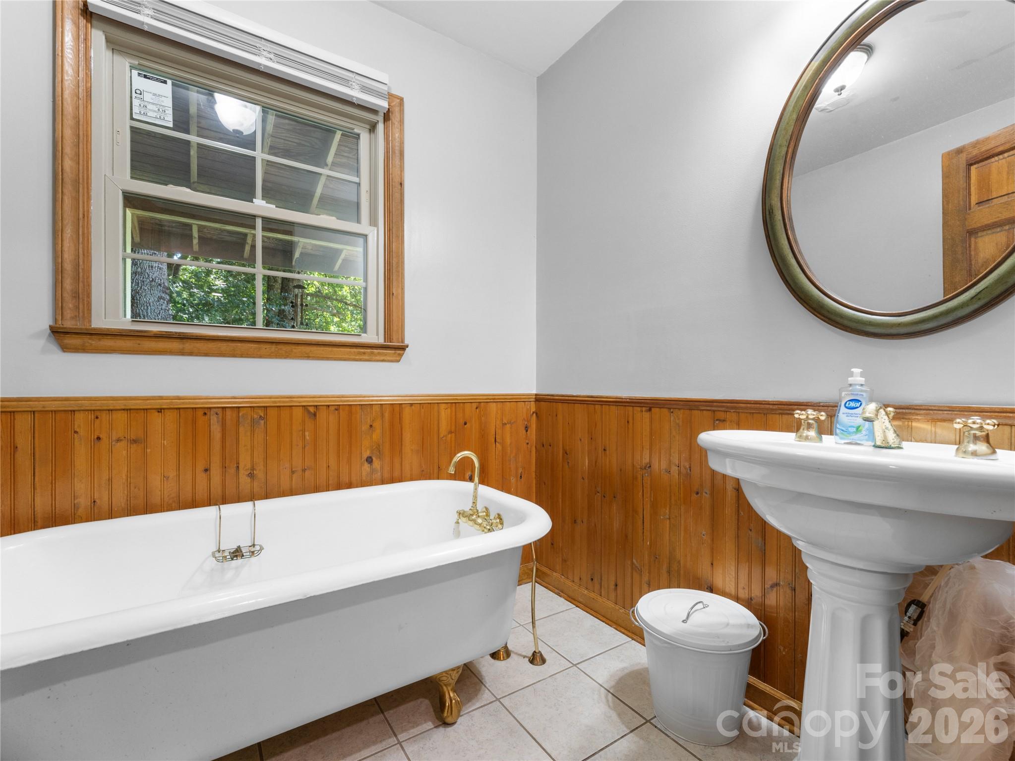 121 Churchill Downs Drive — Fairview