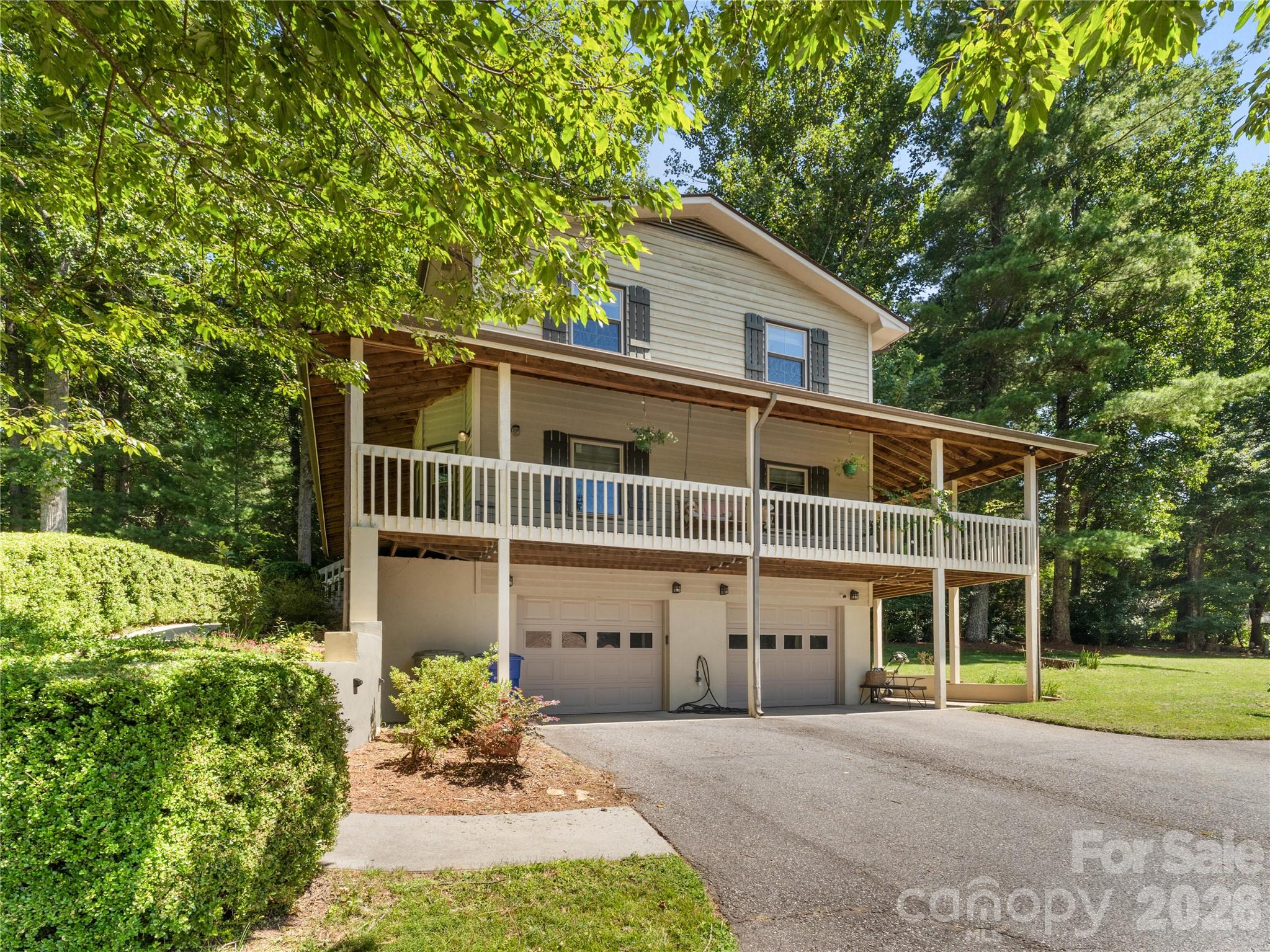 121 Churchill Downs Drive — Fairview