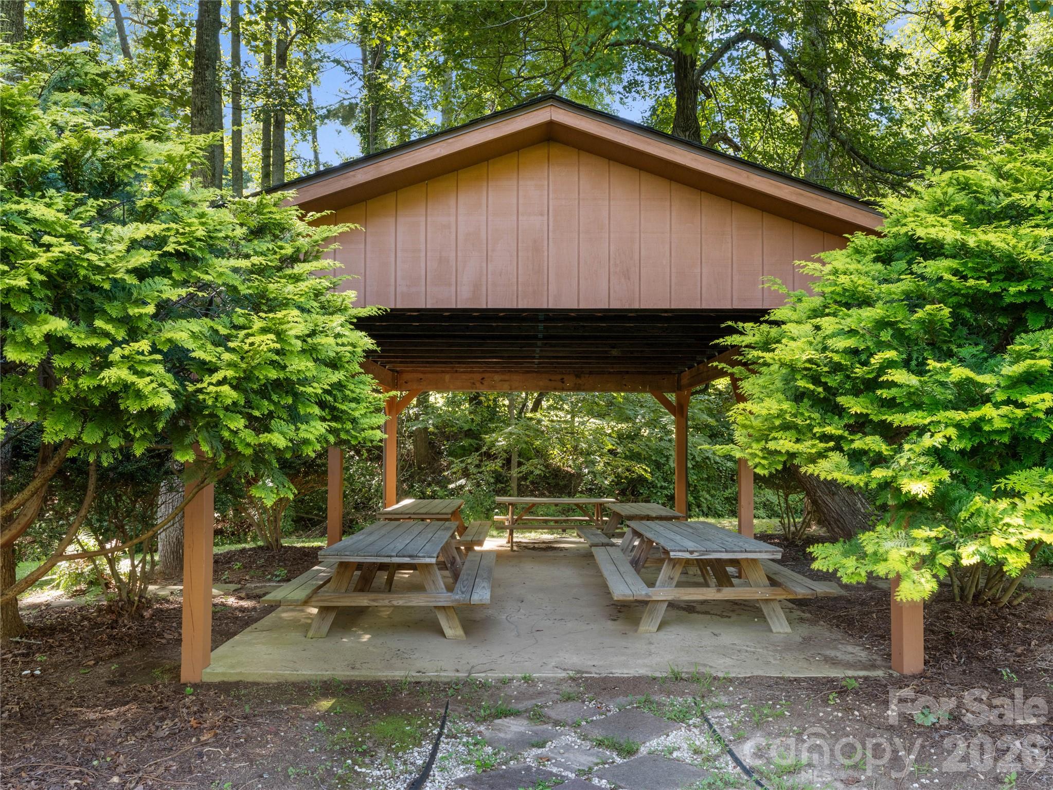 121 Churchill Downs Drive — Fairview