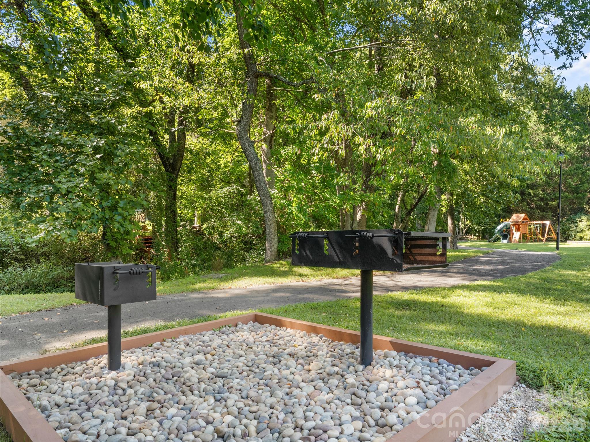 121 Churchill Downs Drive — Fairview