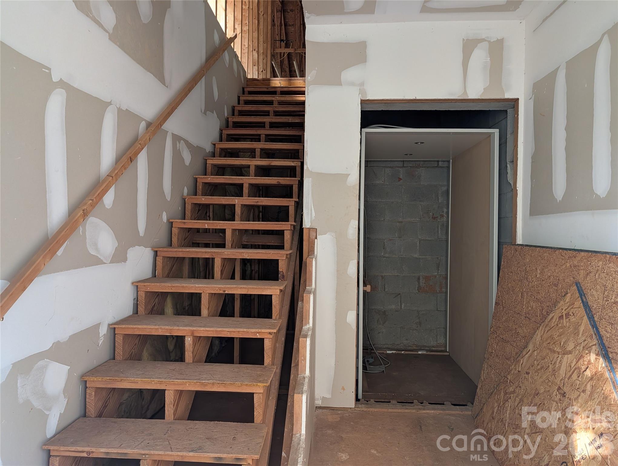 1056 The Glen Street — Statesville