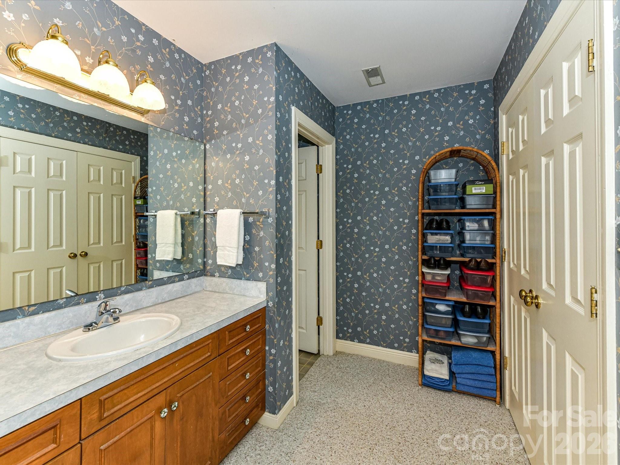 7769 Dellinger Road — Denver