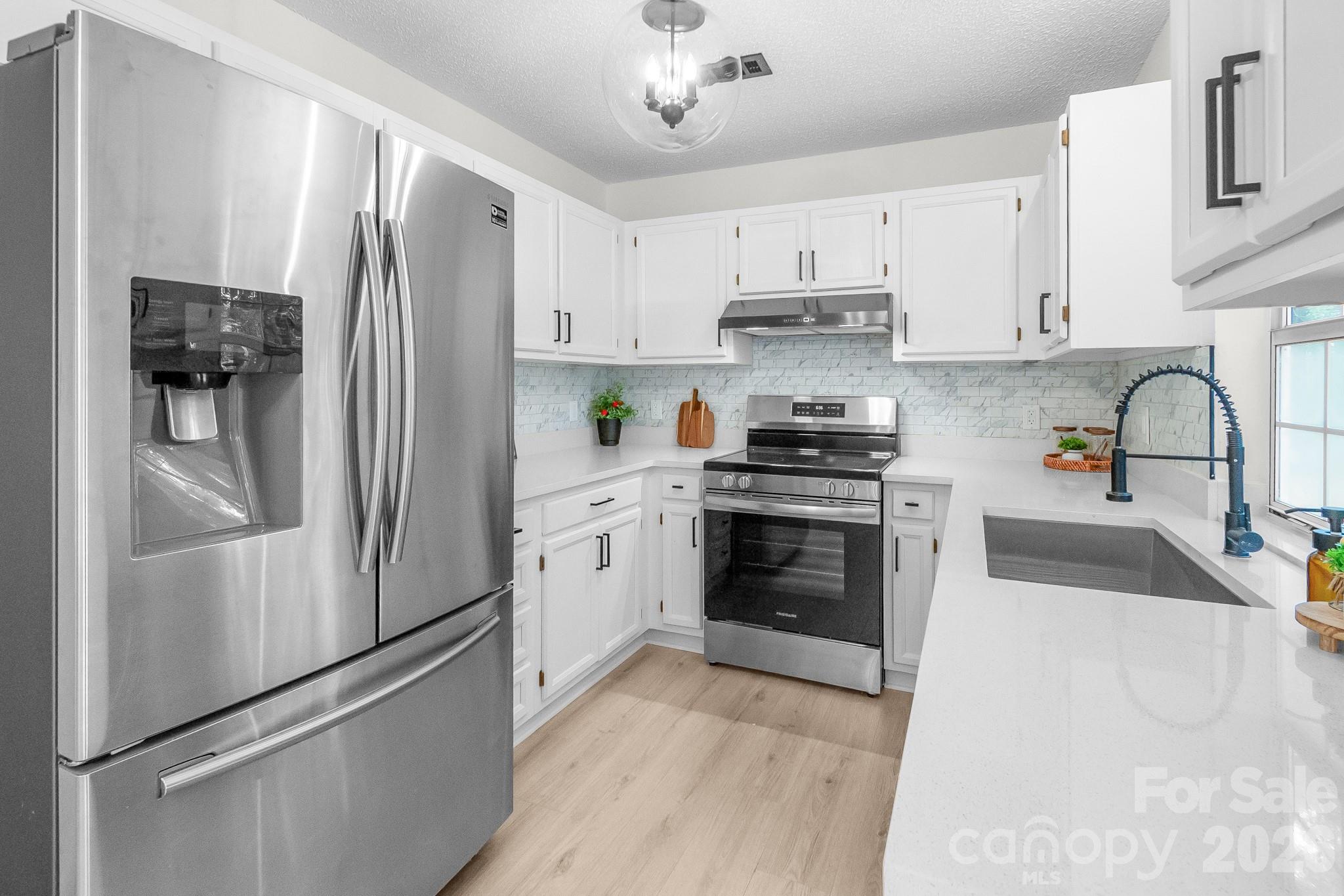 8314 David Lee Lane — Charlotte
