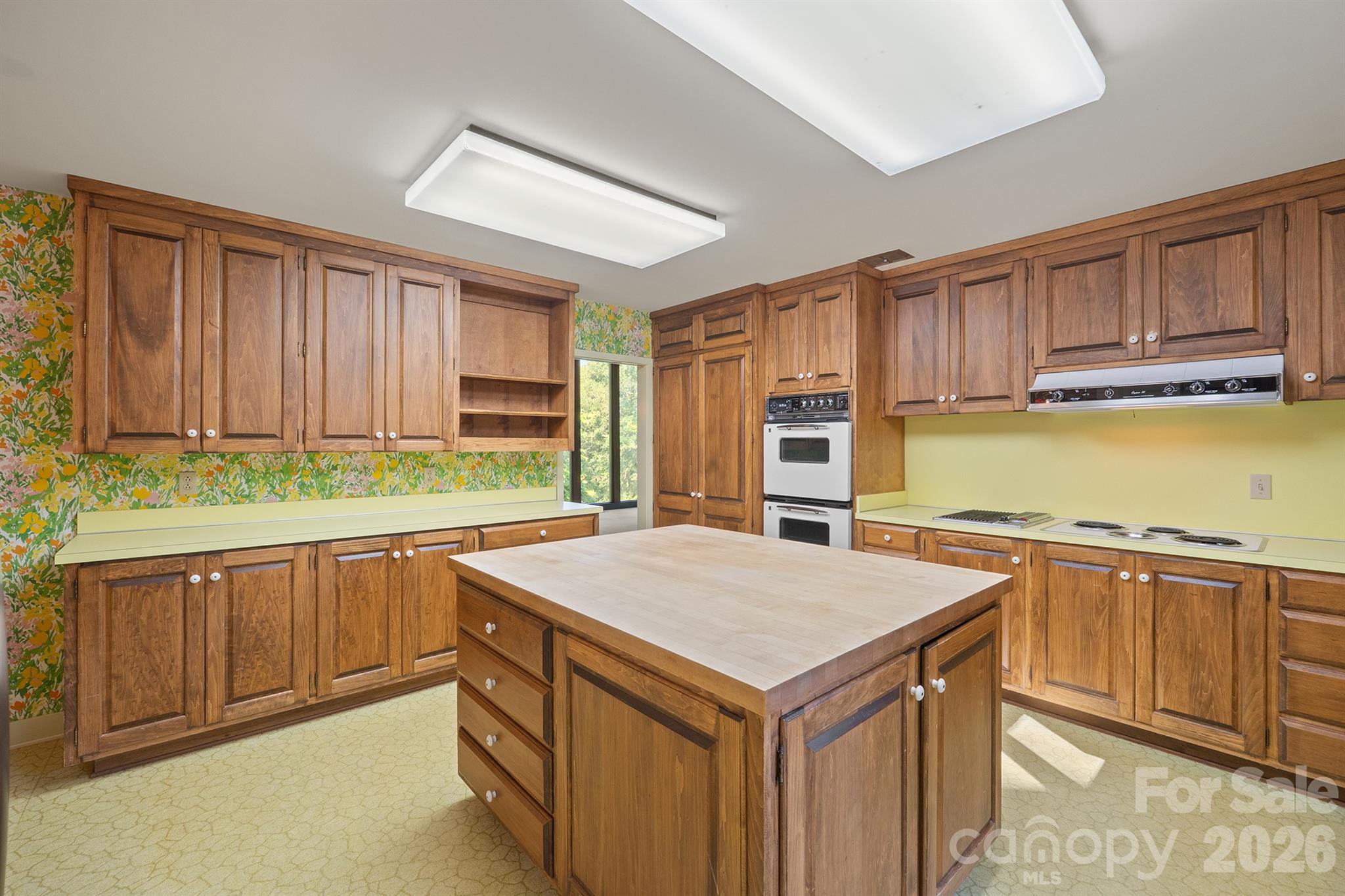 955 19th Avenue NW — Hickory