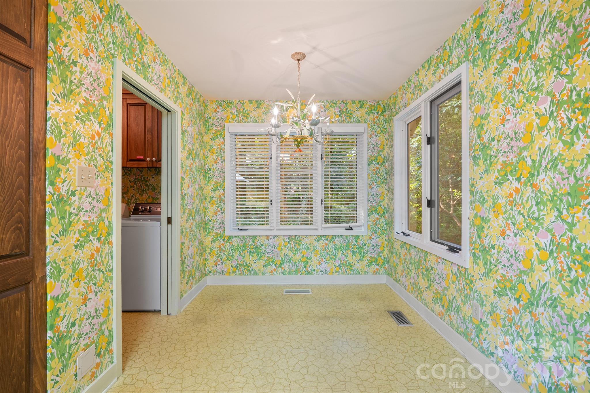 955 19th Avenue NW — Hickory