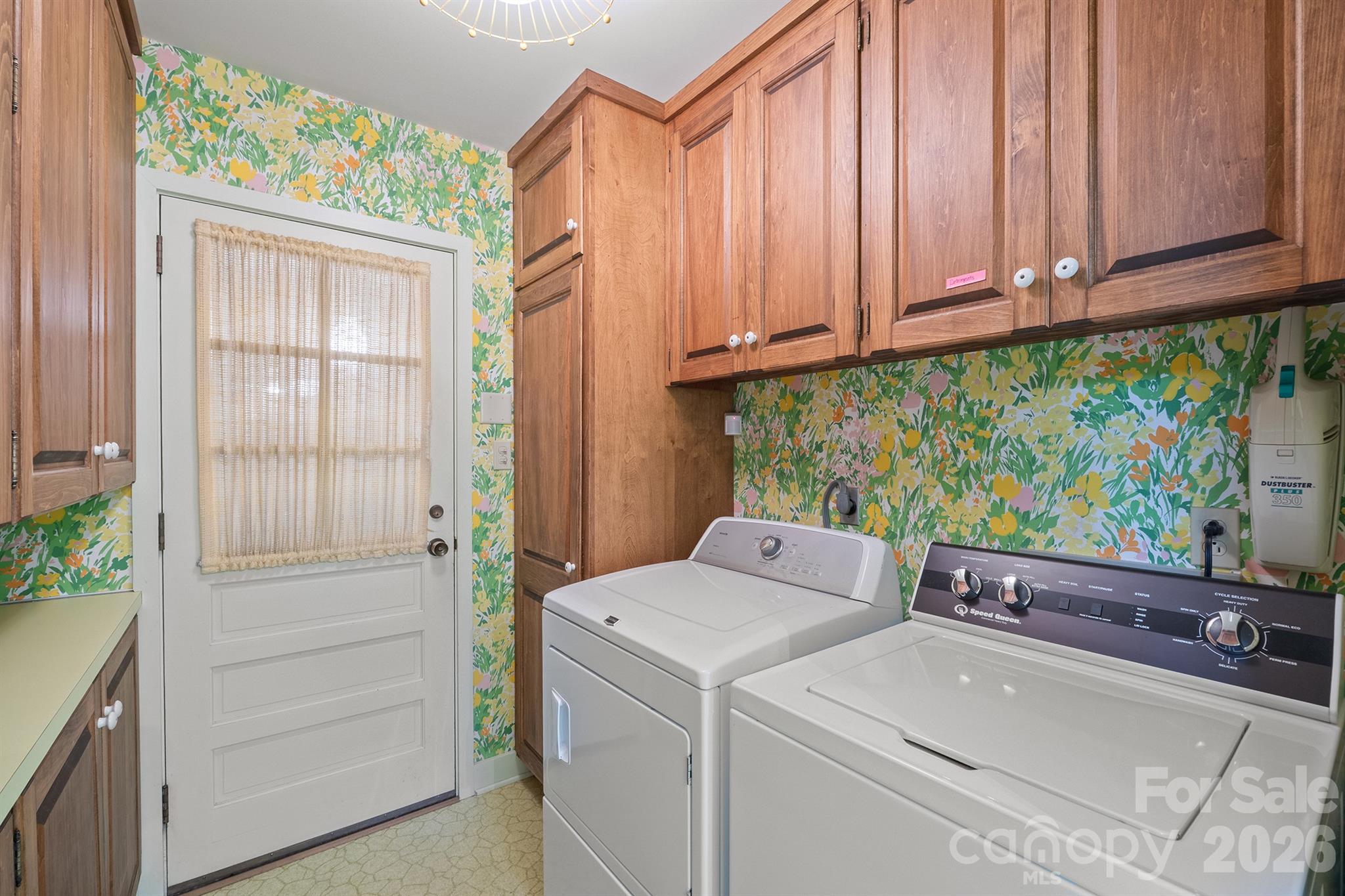 955 19th Avenue NW — Hickory
