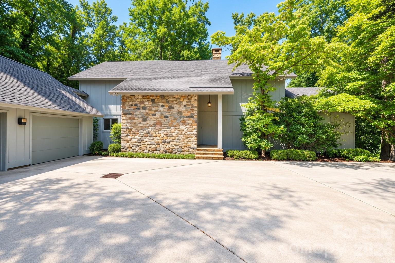 955 19th Avenue NW — Hickory