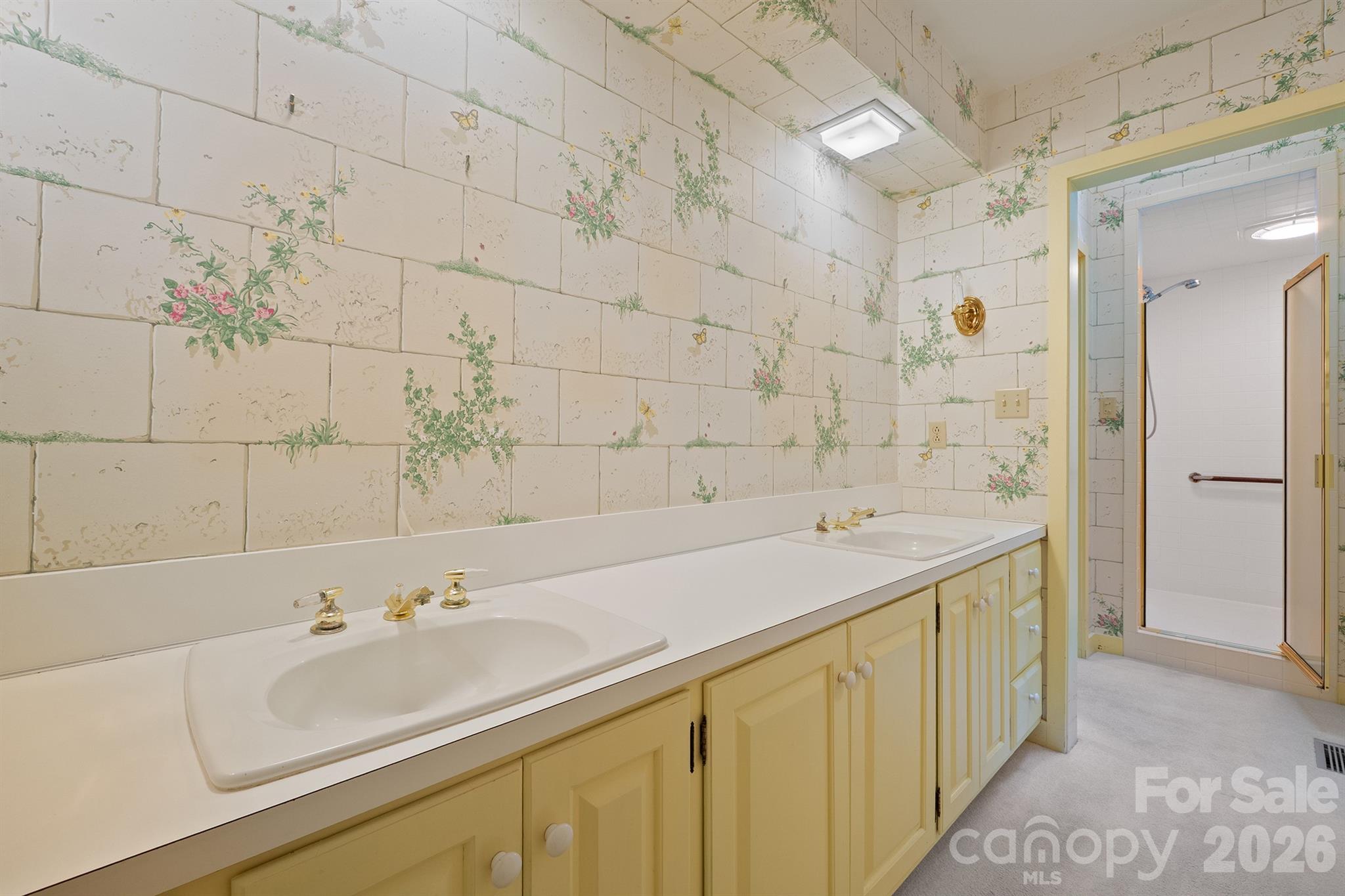 955 19th Avenue NW — Hickory