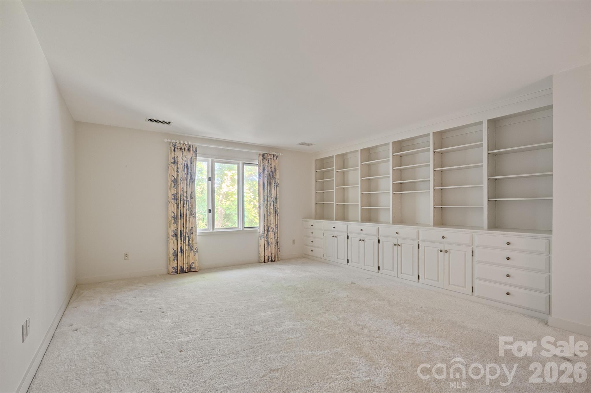 955 19th Avenue NW — Hickory