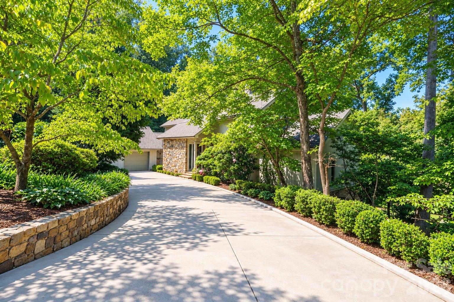 955 19th Avenue NW — Hickory