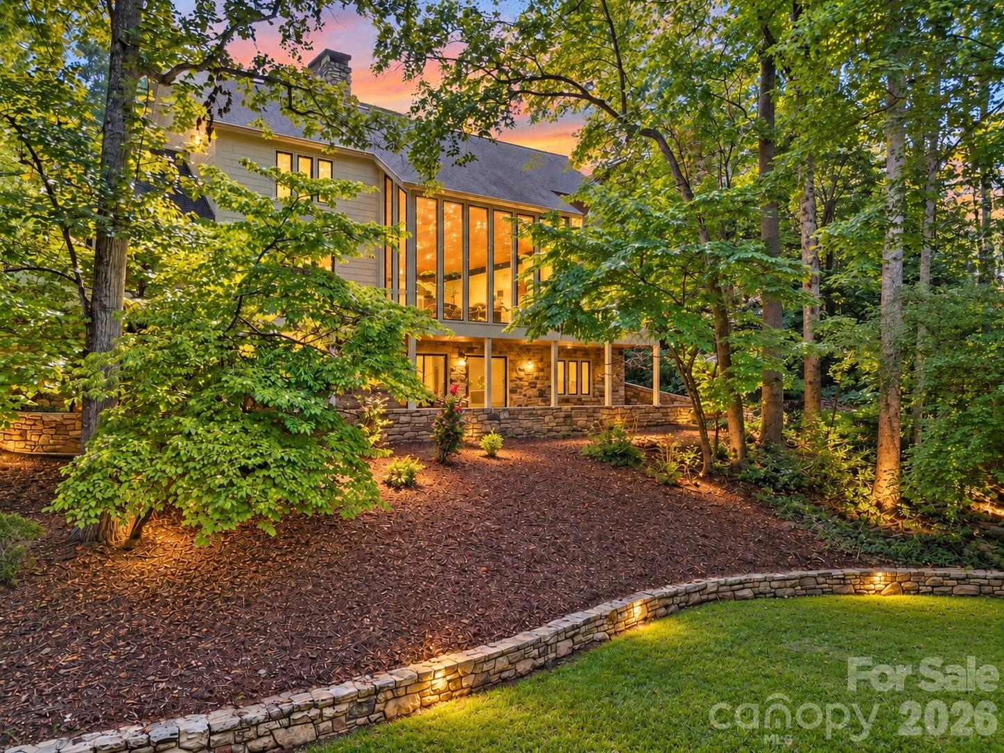 955 19th Avenue NW — Hickory