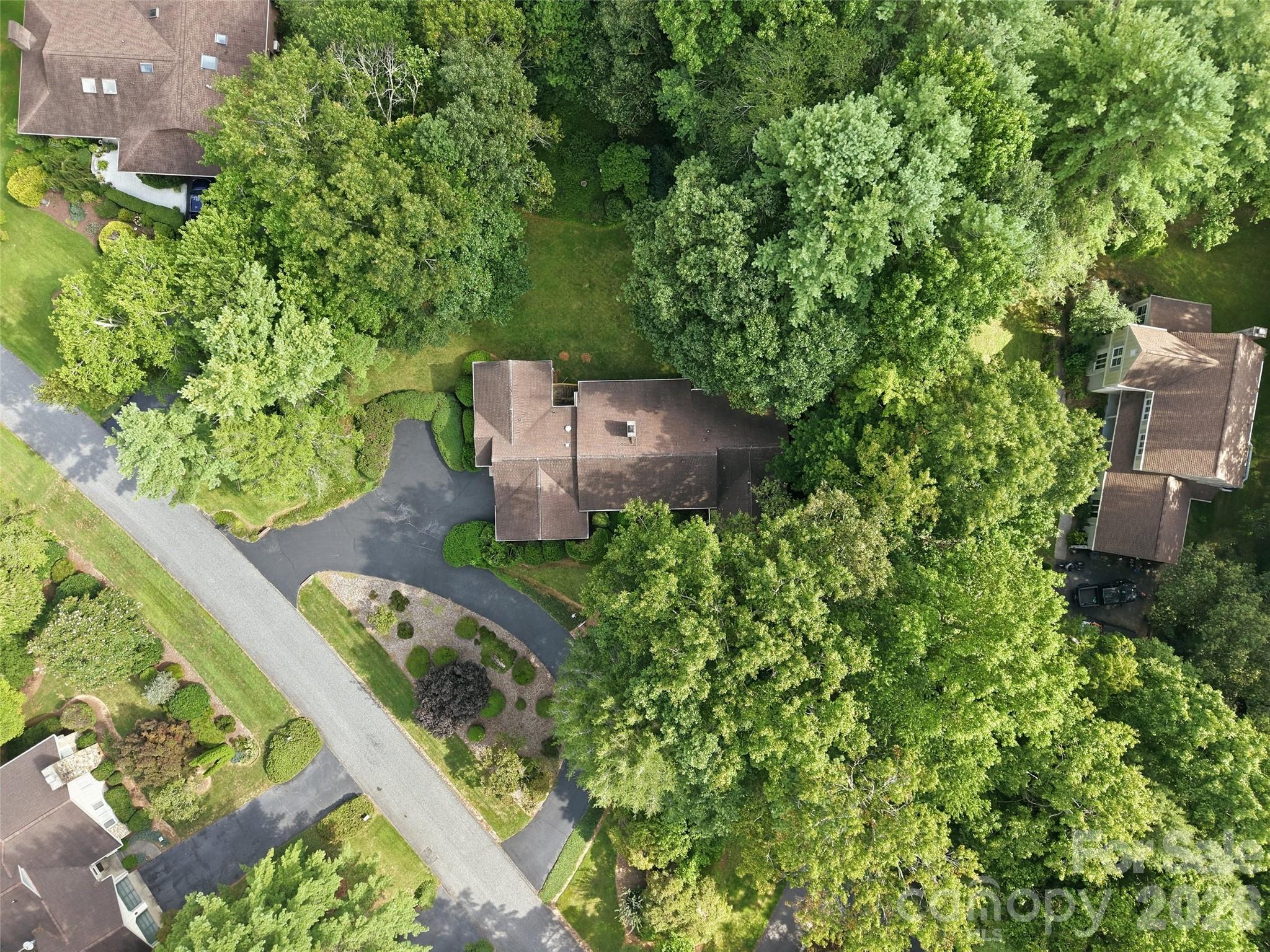 12 Legendary Road — Hendersonville