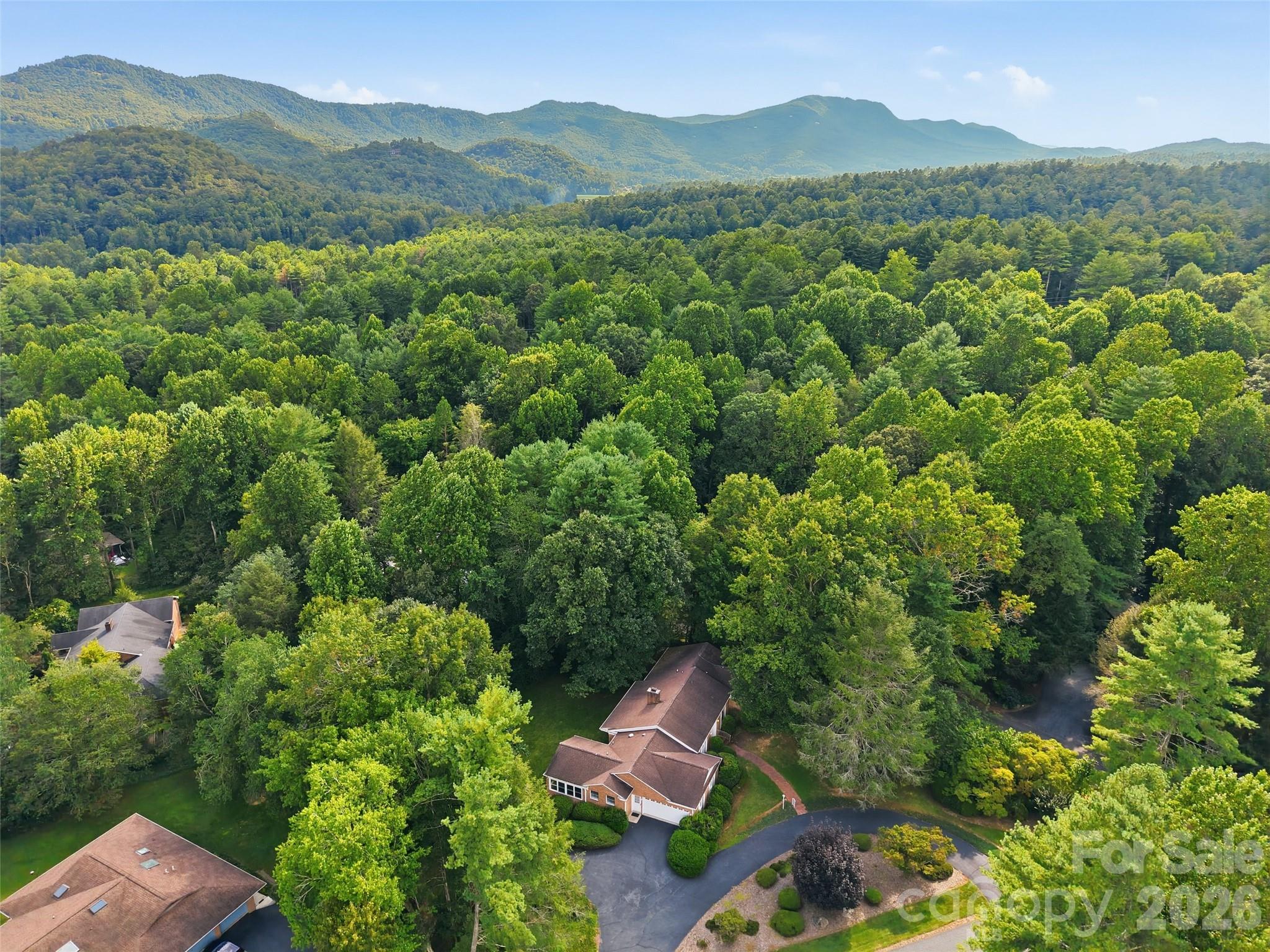 12 Legendary Road — Hendersonville