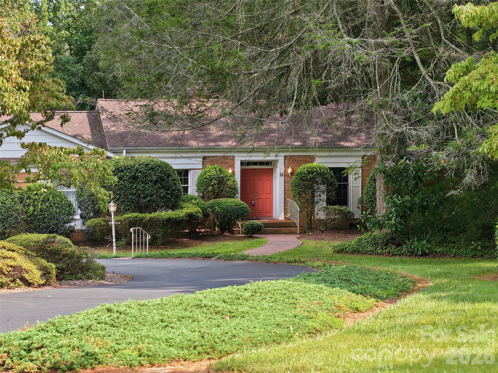 12 Legendary Road — Hendersonville