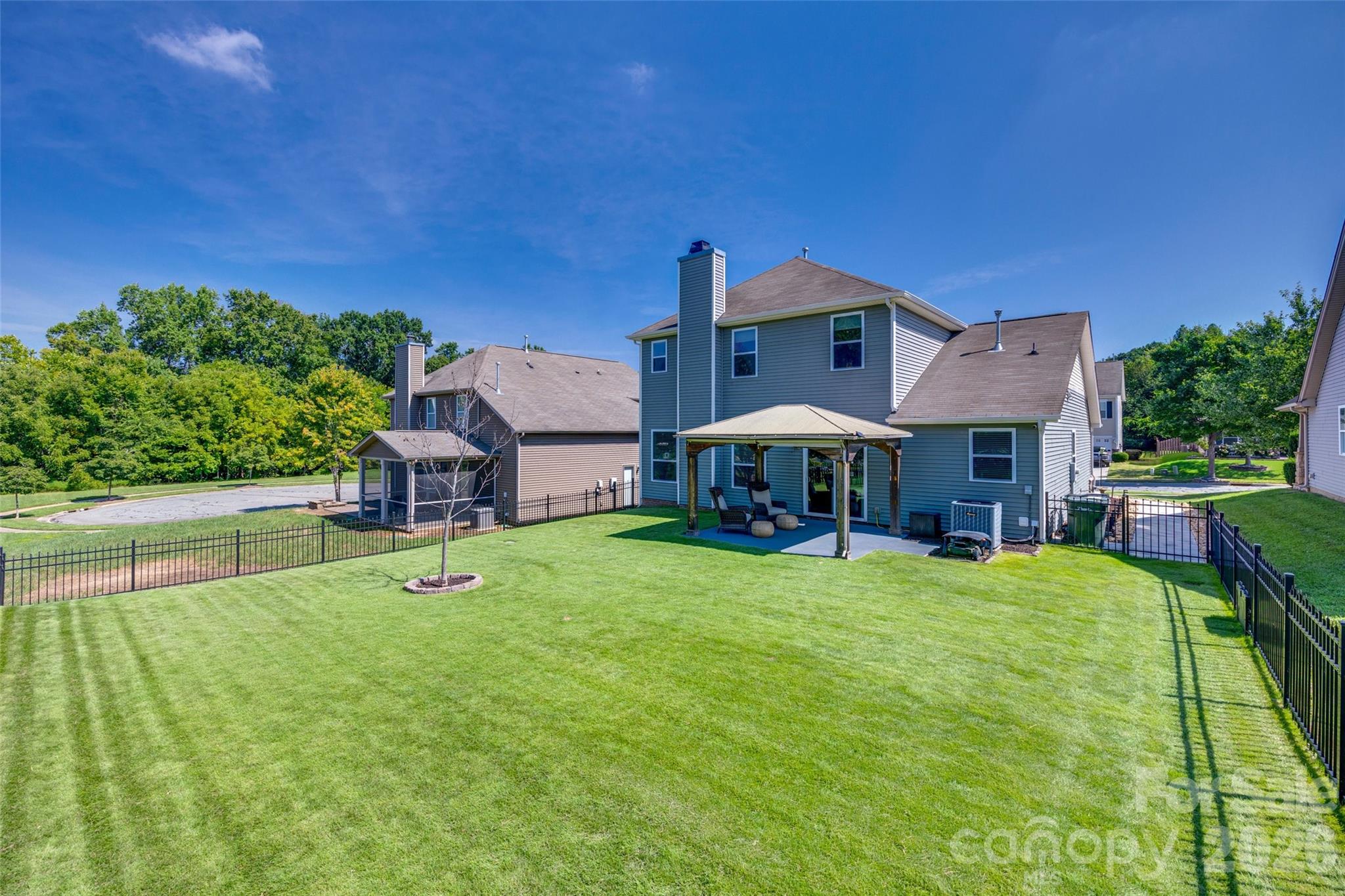 305 Laurel Bay Street NW — Concord