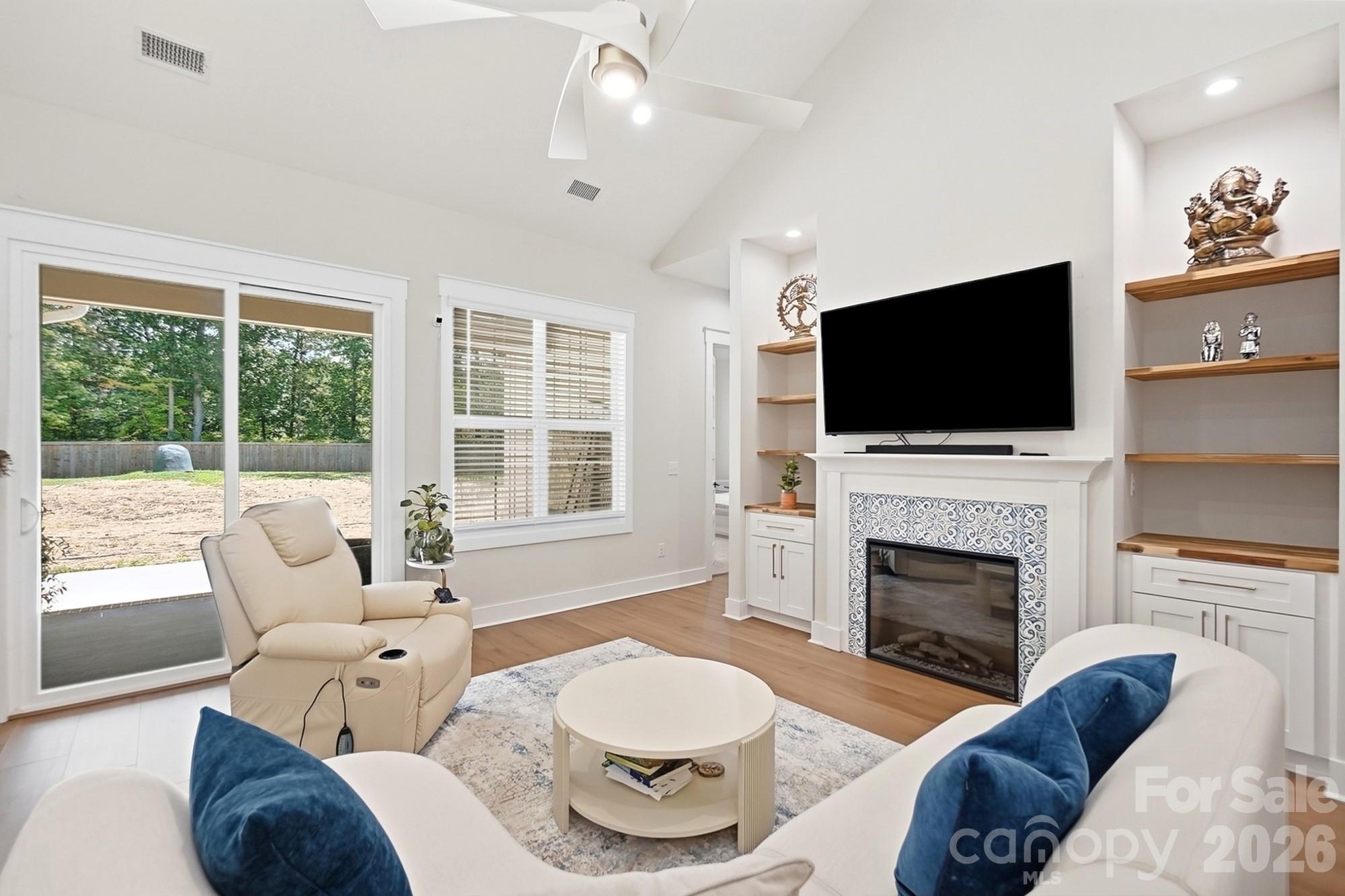 369 Sunderland Road — Belmont