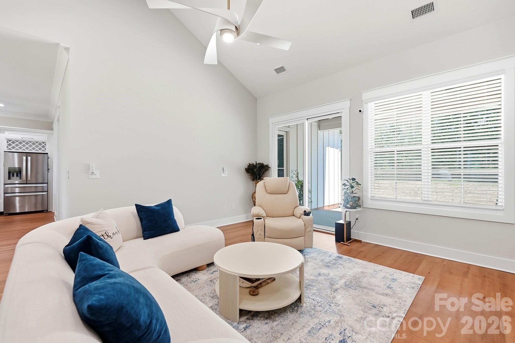 369 Sunderland Road — Belmont