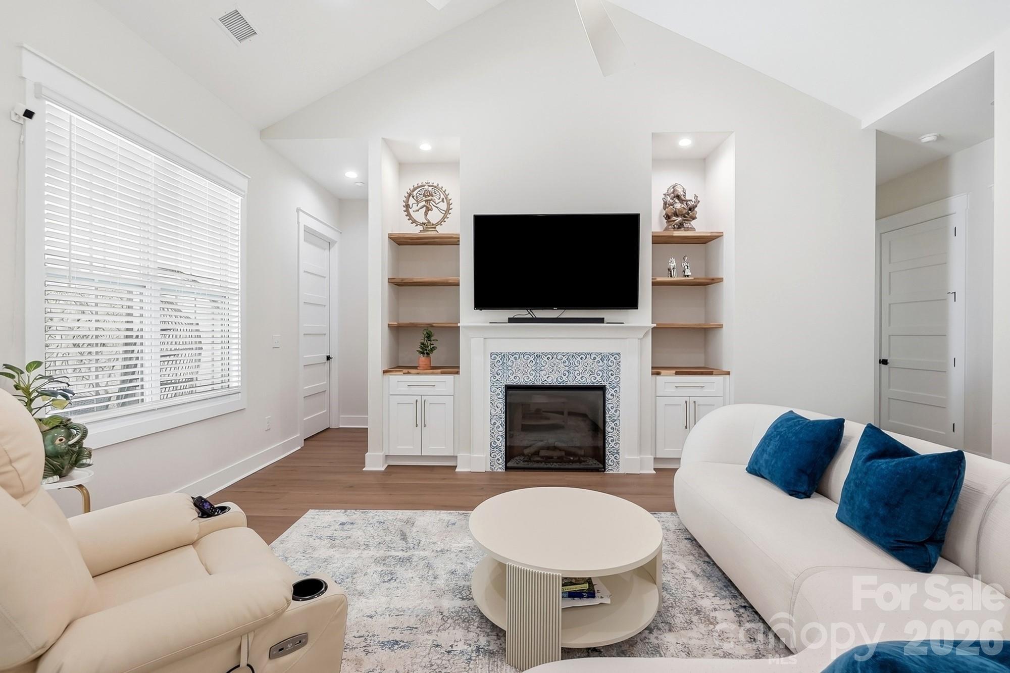 369 Sunderland Road — Belmont