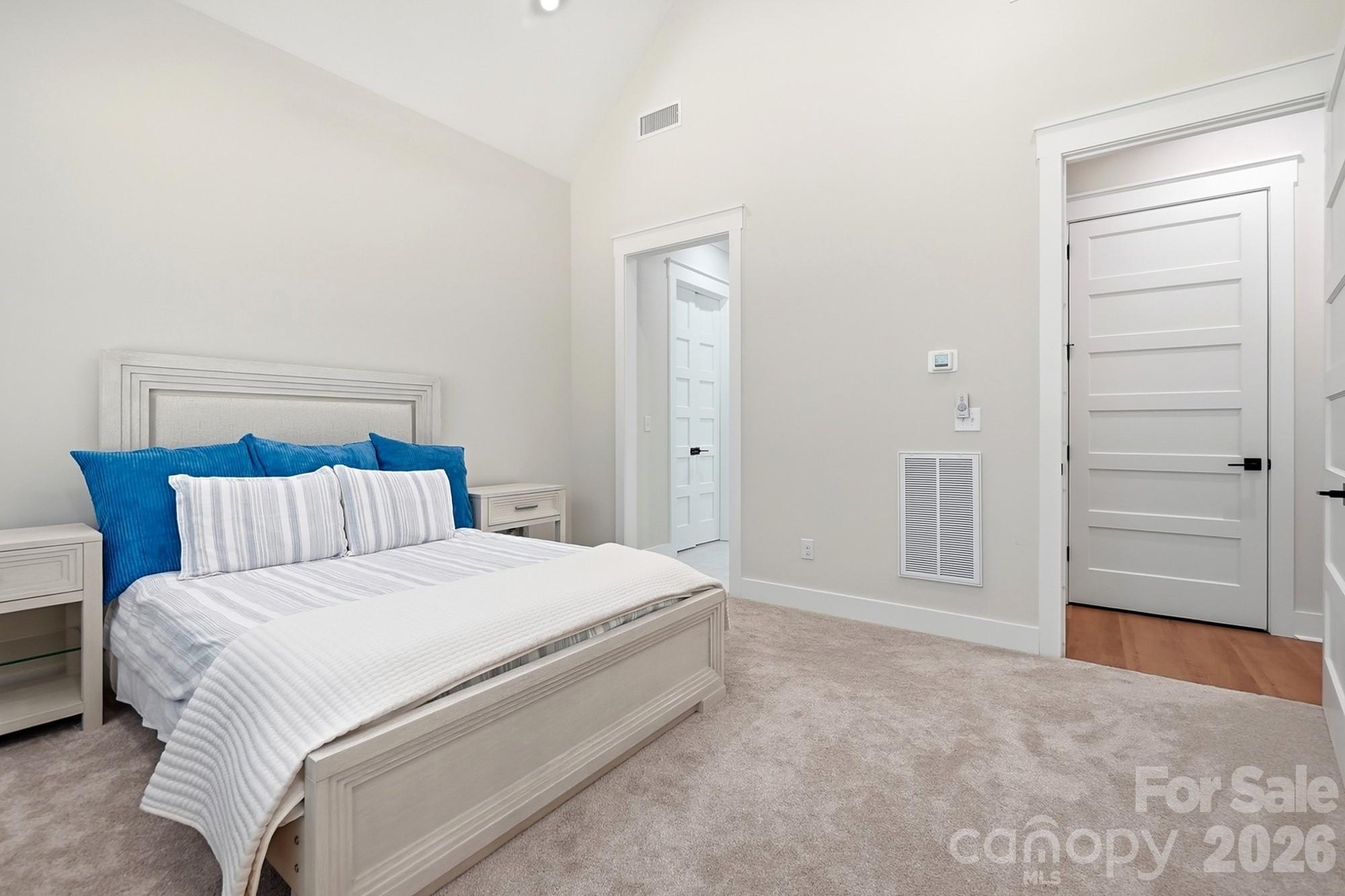 369 Sunderland Road — Belmont