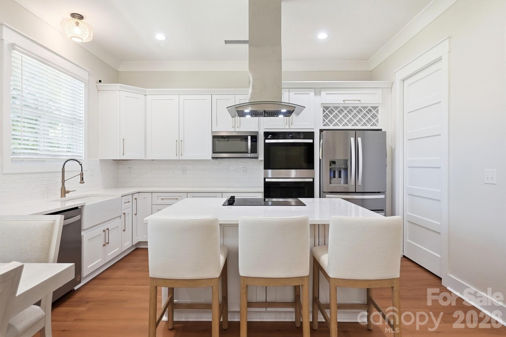 369 Sunderland Road — Belmont