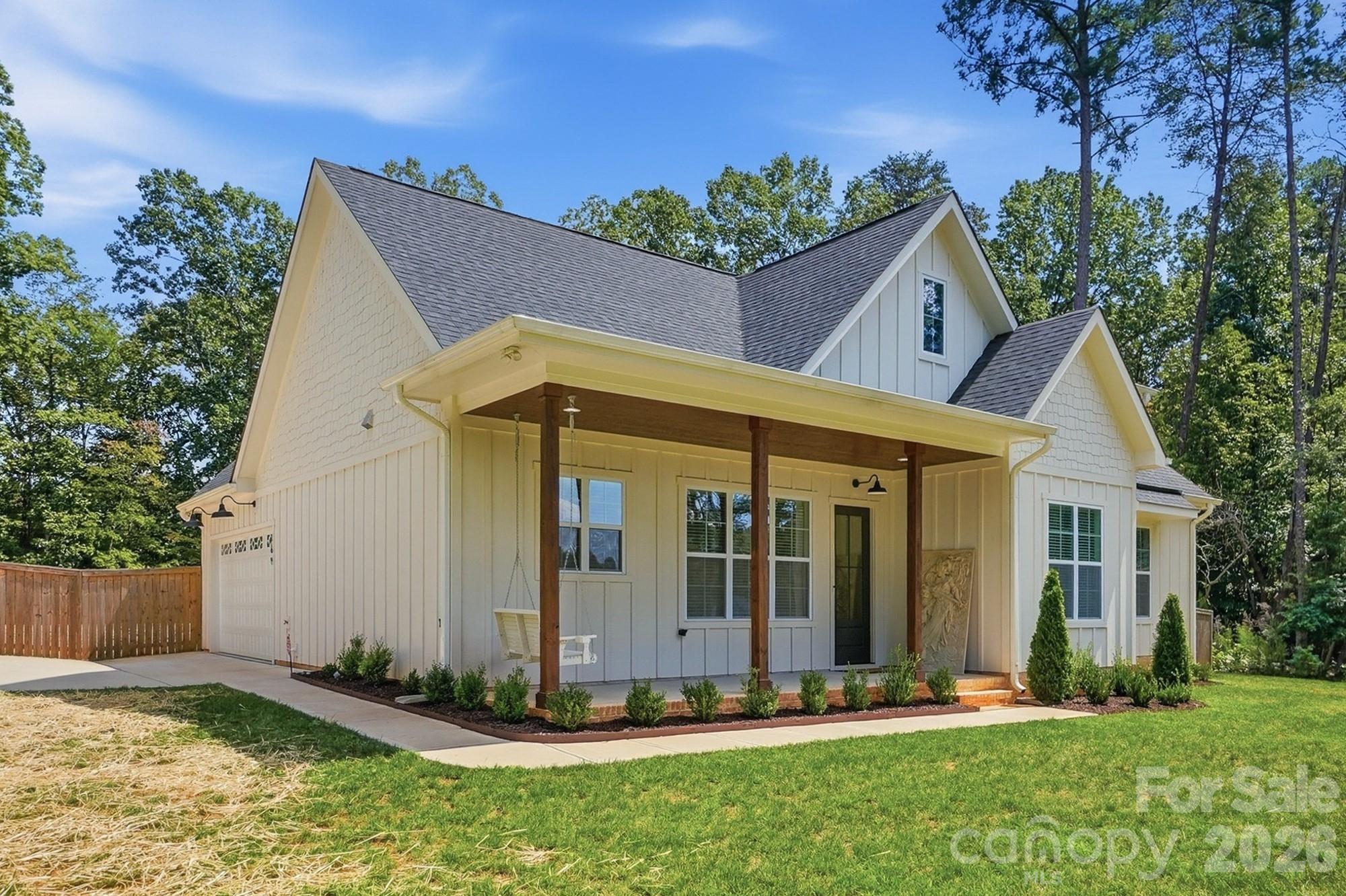 369 Sunderland Road — Belmont