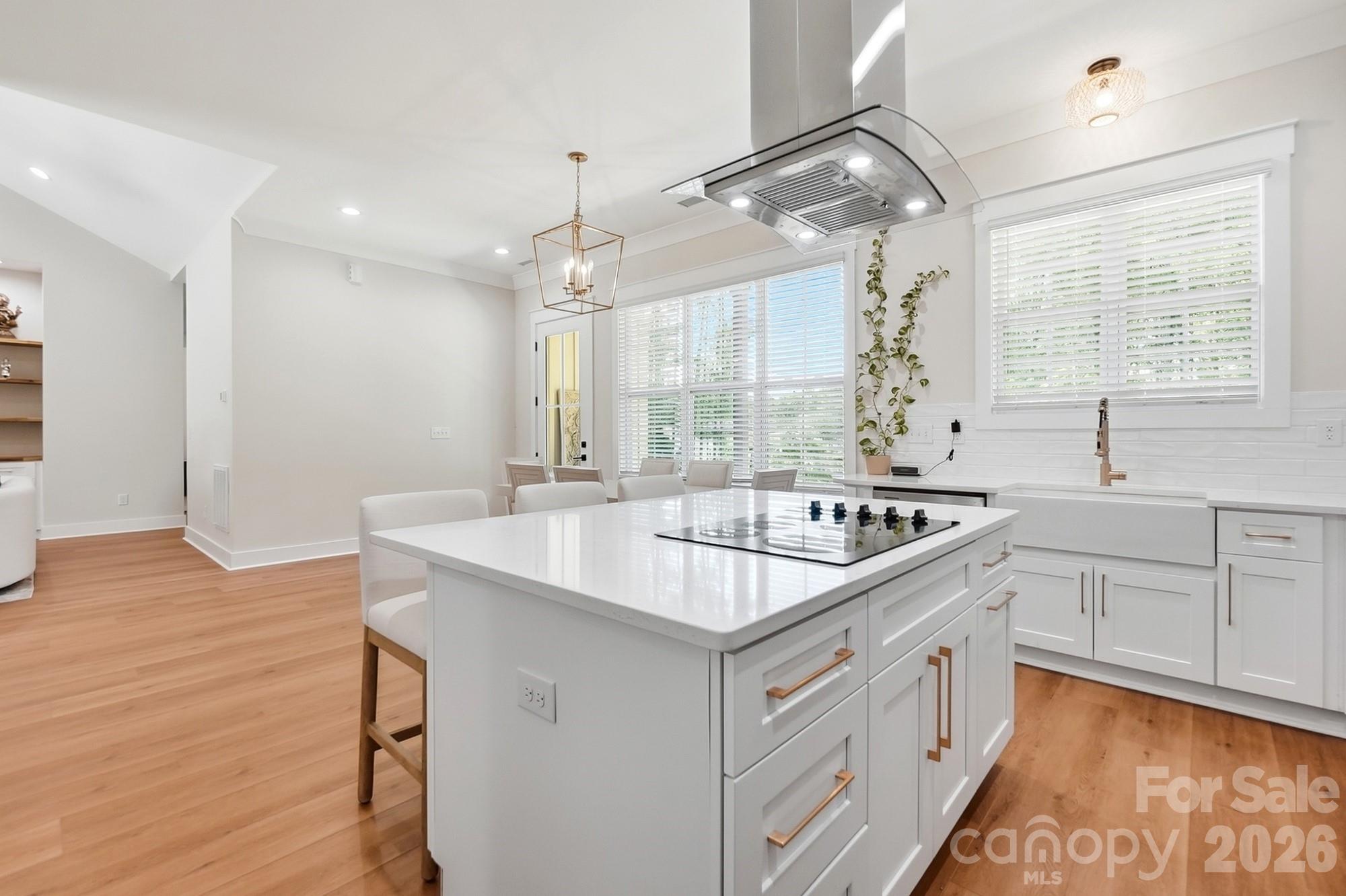 369 Sunderland Road — Belmont