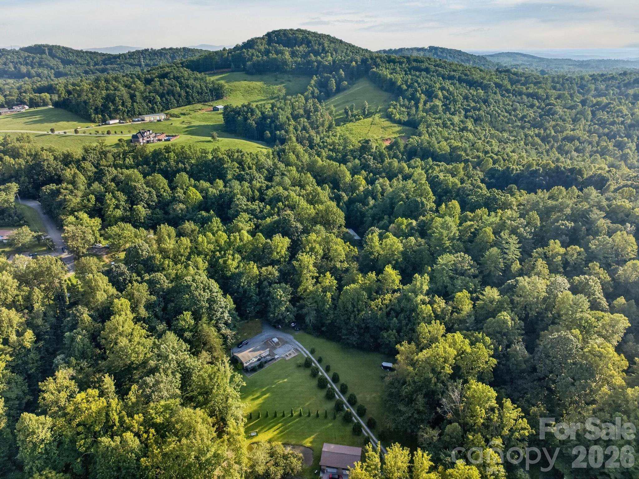 2437 S Rosedale Drive — Lenoir