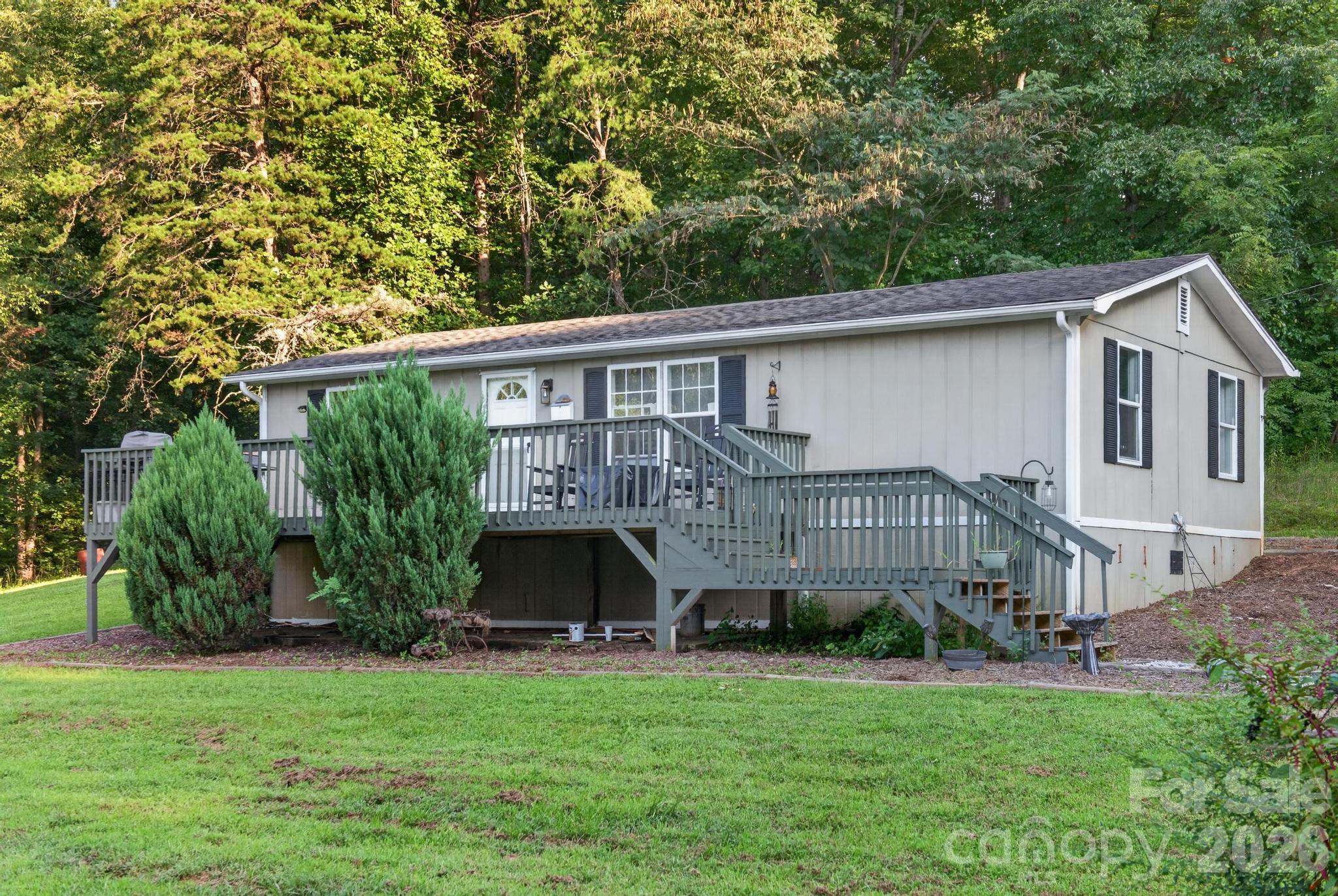 2437 S Rosedale Drive — Lenoir