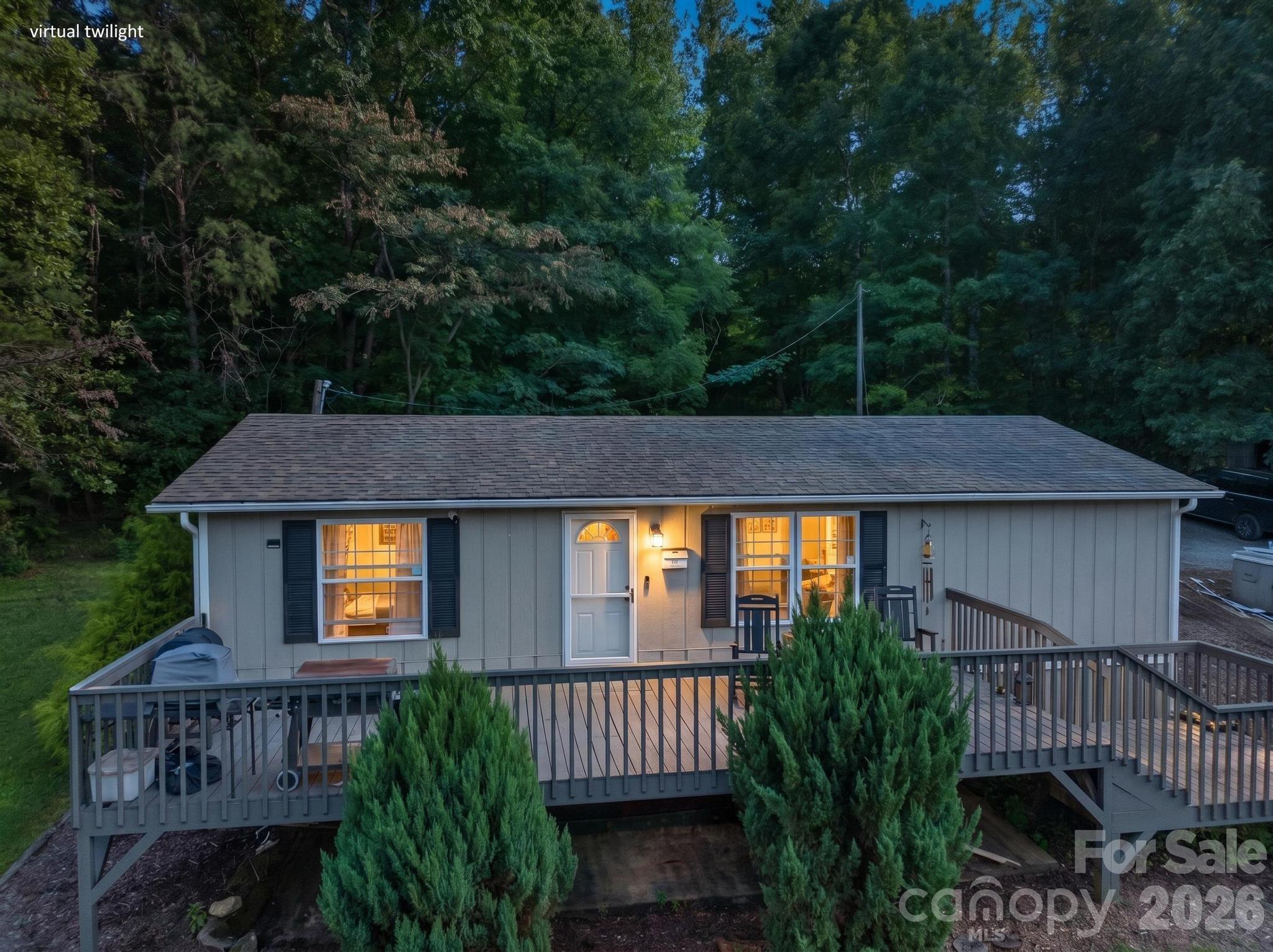 2437 S Rosedale Drive — Lenoir