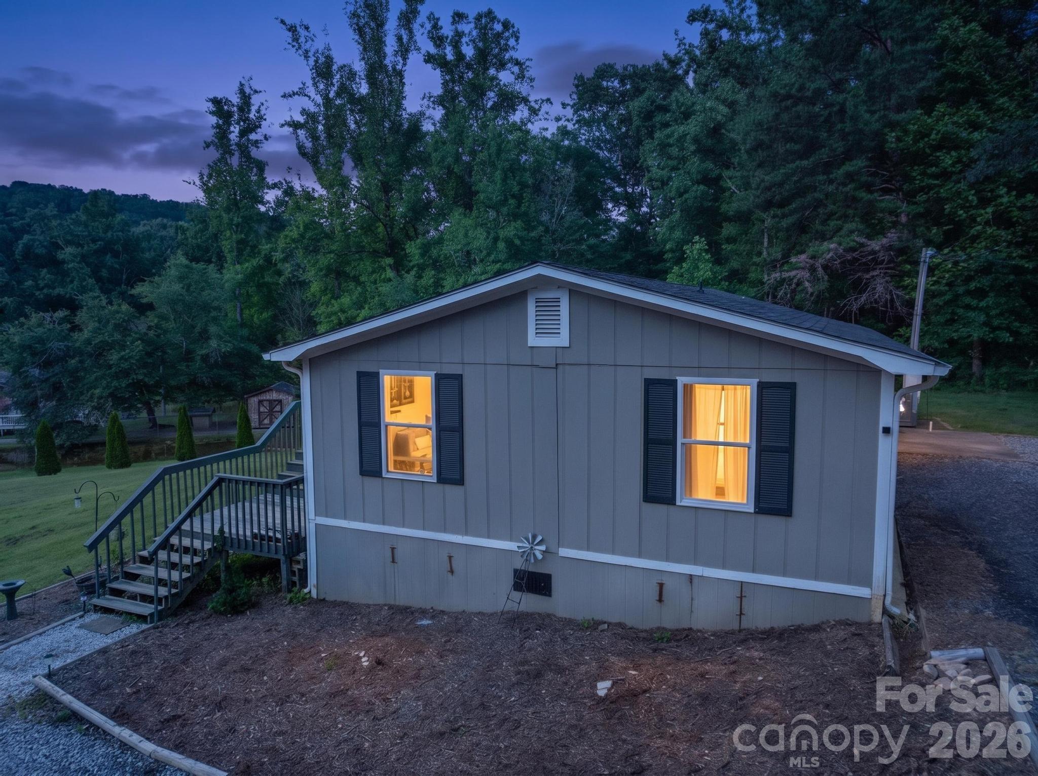 2437 S Rosedale Drive — Lenoir