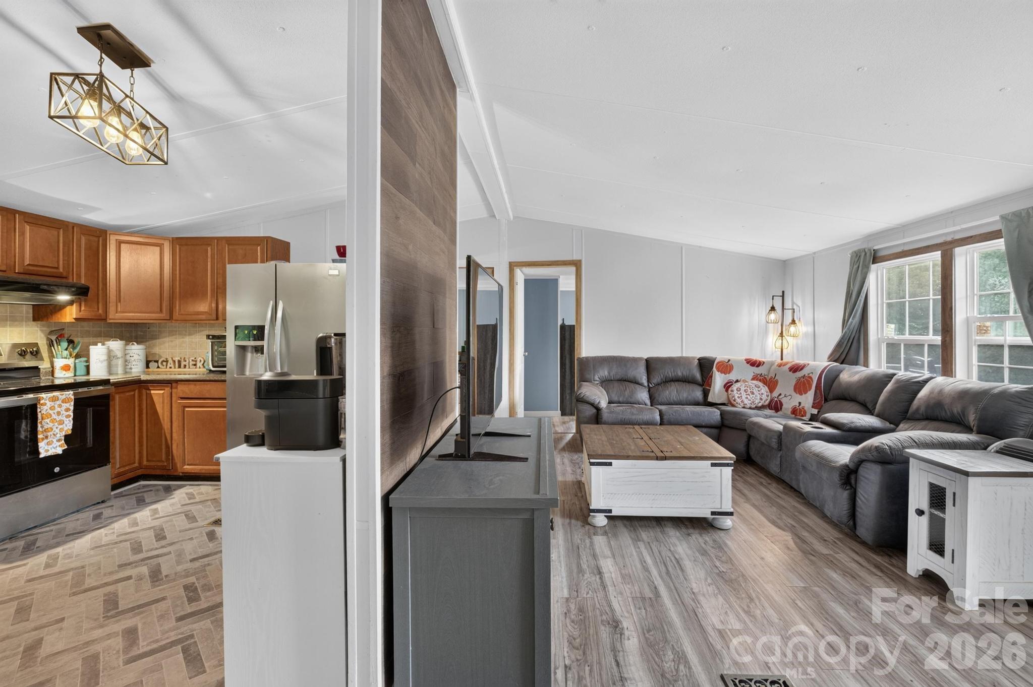 2437 S Rosedale Drive — Lenoir