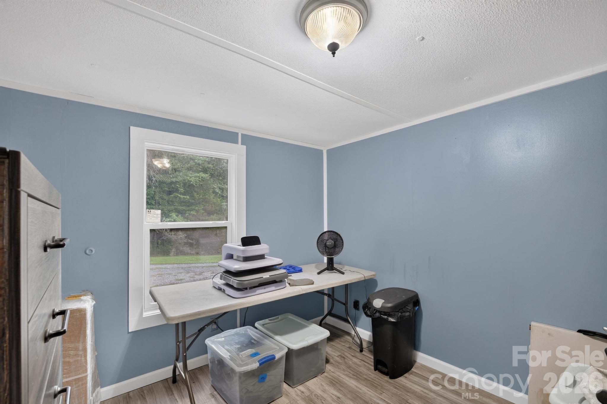 2437 S Rosedale Drive — Lenoir