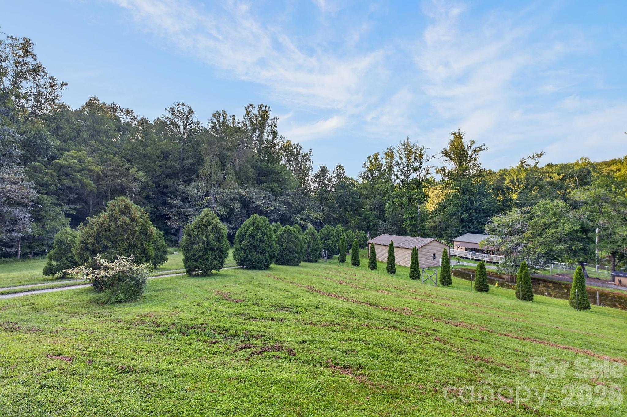 2437 S Rosedale Drive — Lenoir