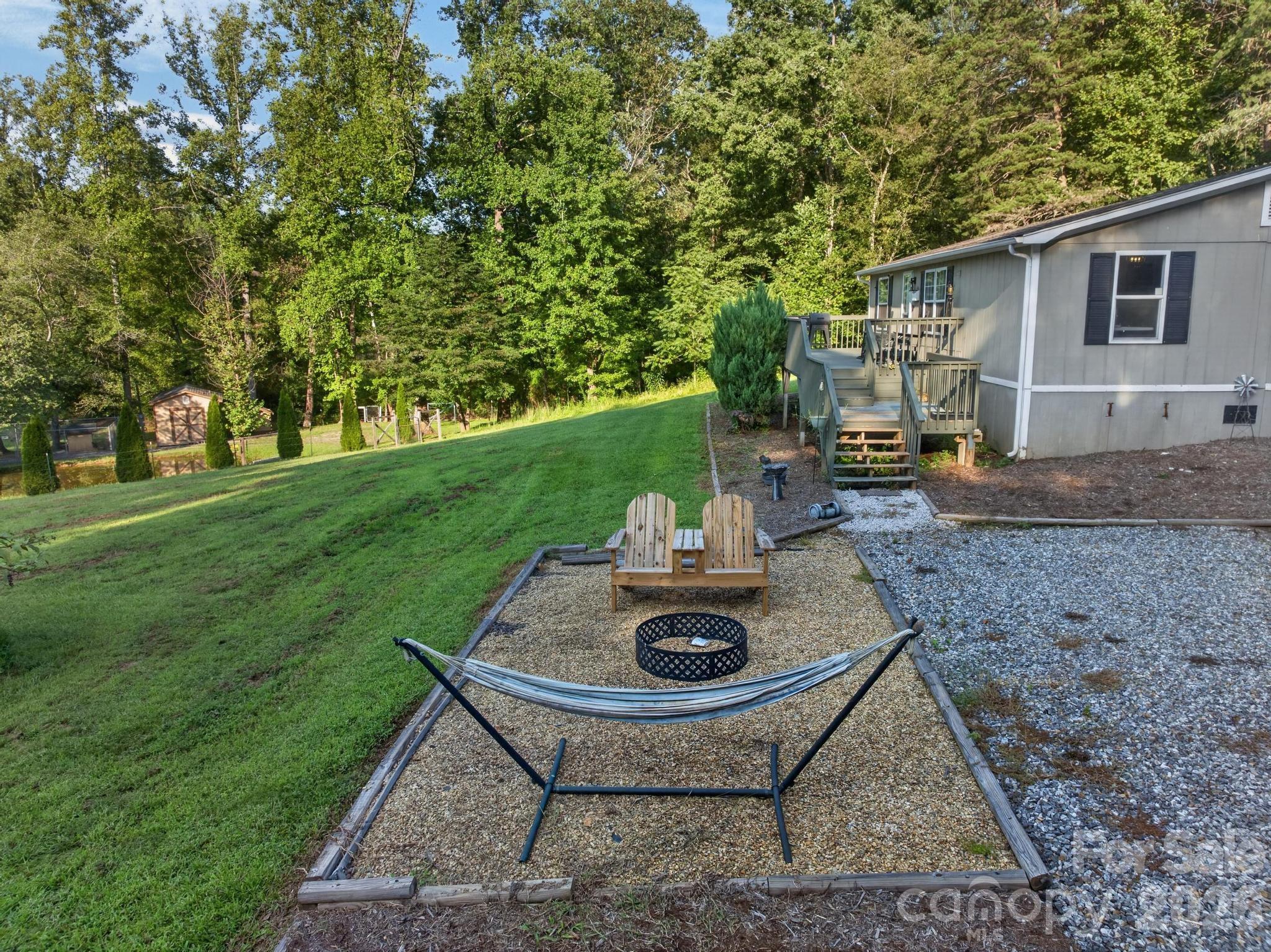 2437 S Rosedale Drive — Lenoir