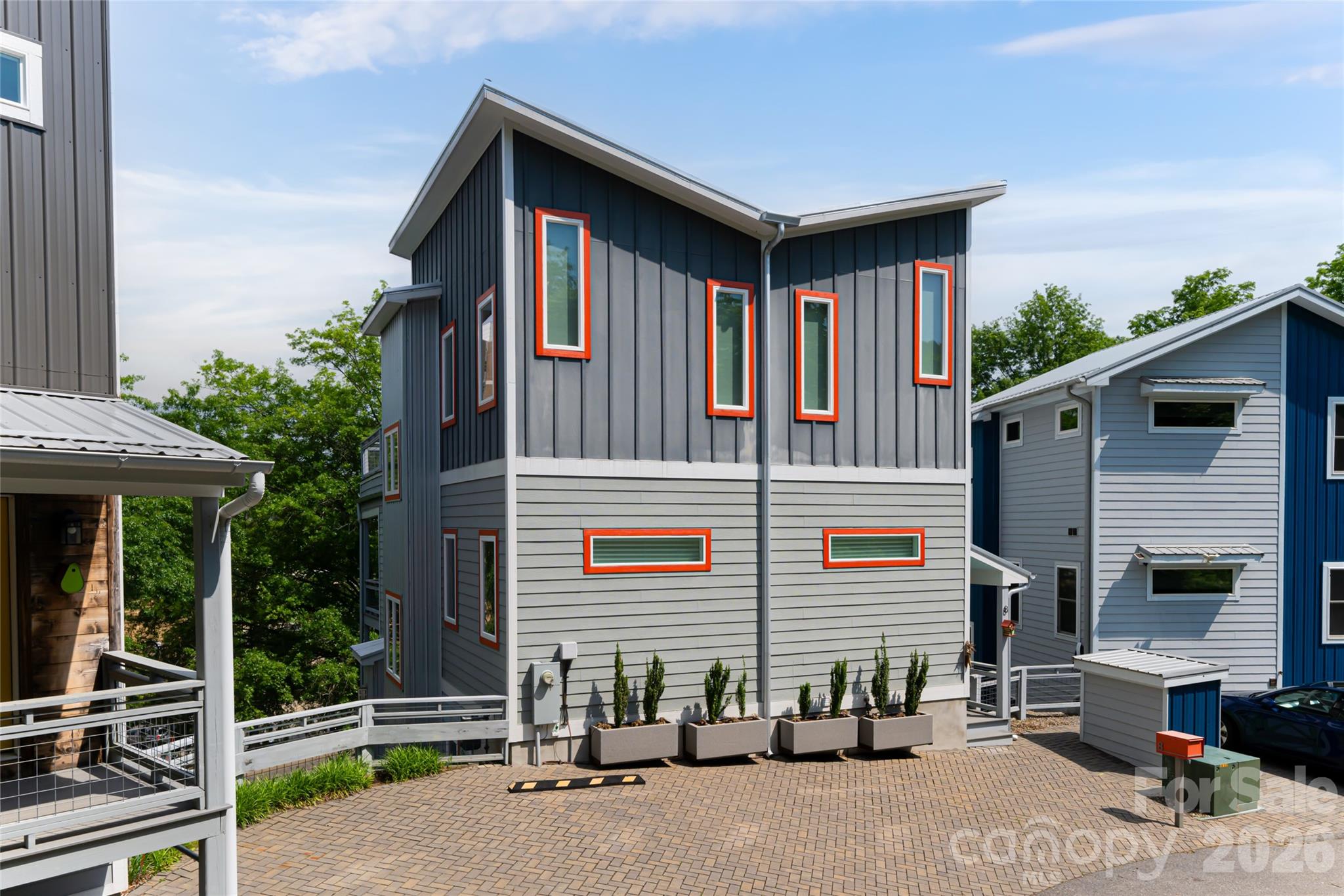 8 Birdhouse Row — Asheville