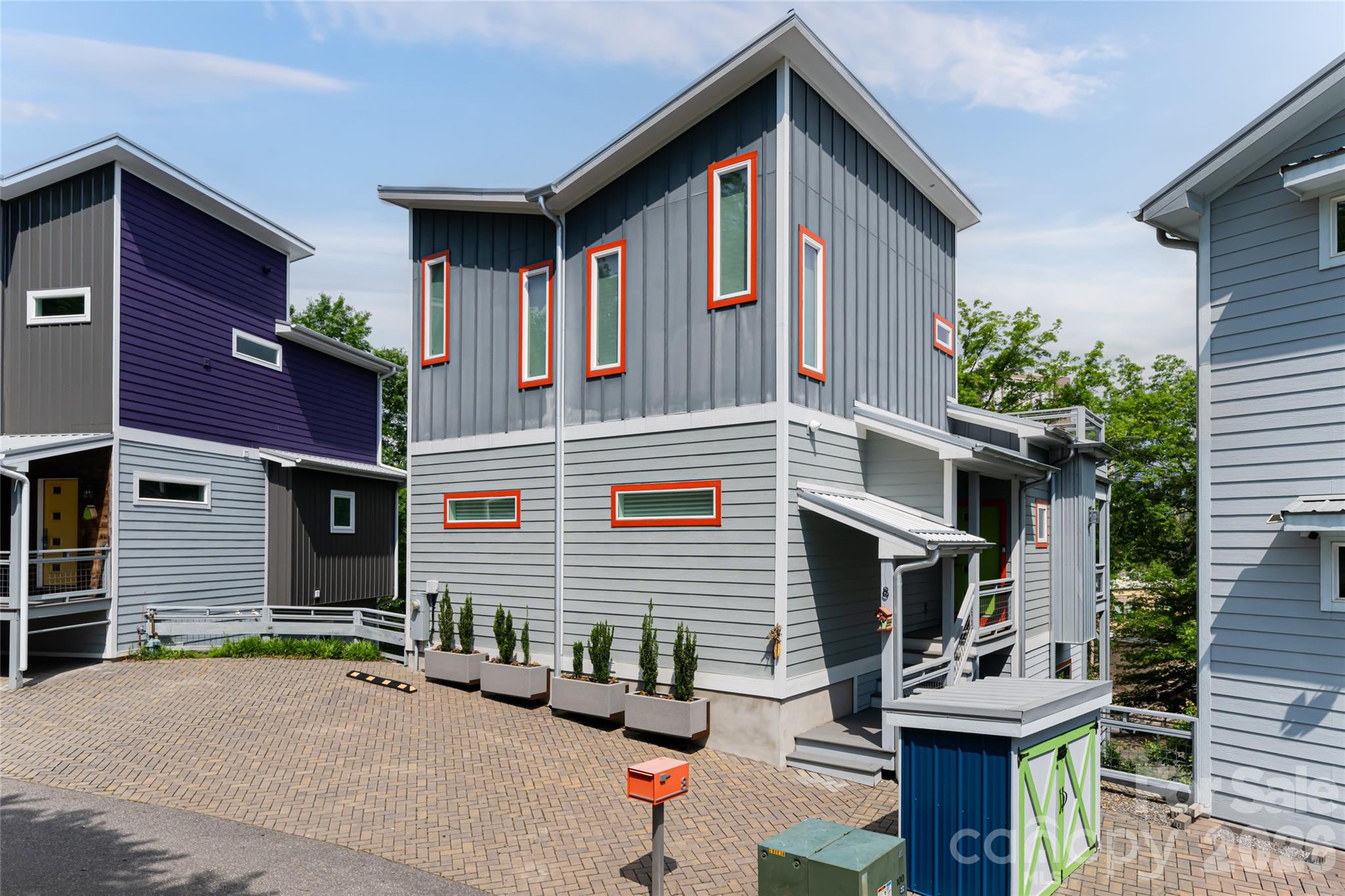 8 Birdhouse Row — Asheville