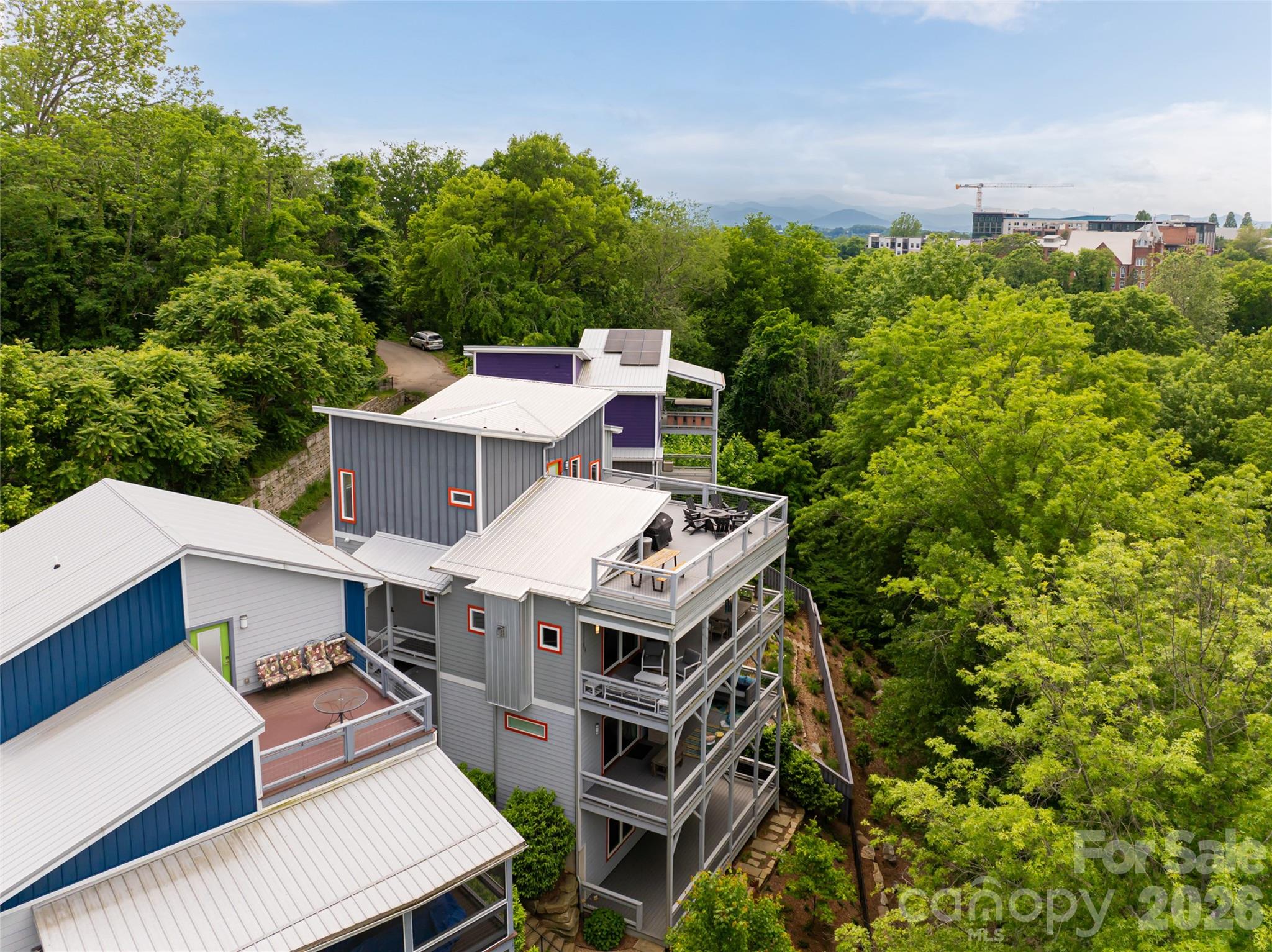 8 Birdhouse Row — Asheville