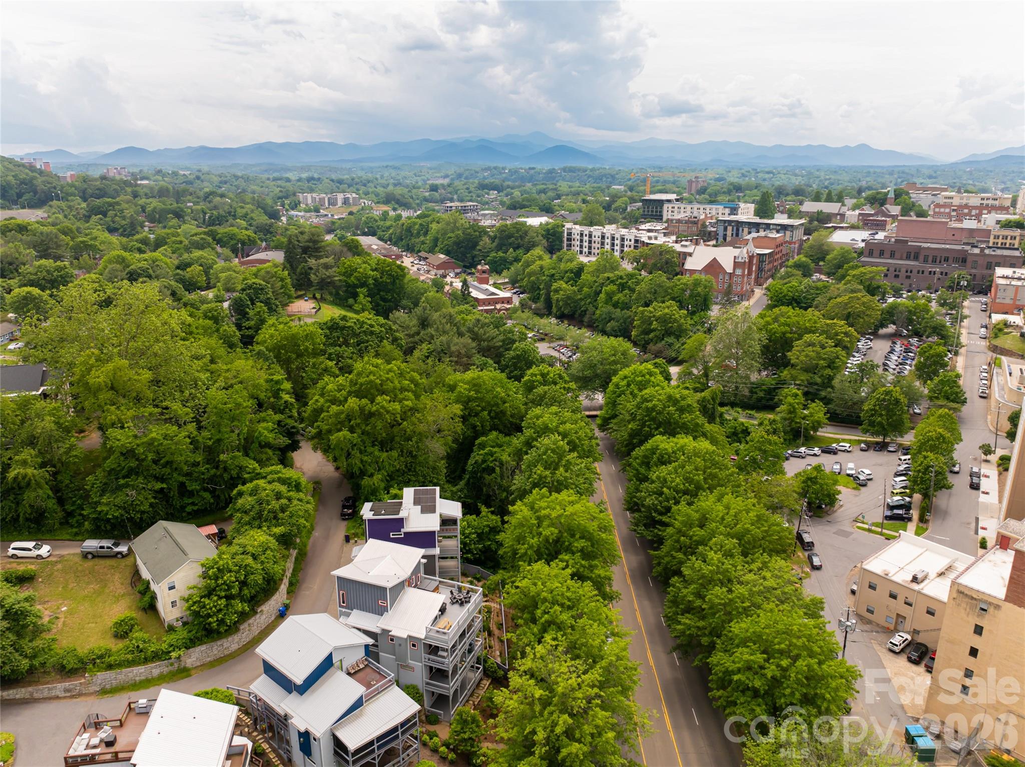 8 Birdhouse Row — Asheville