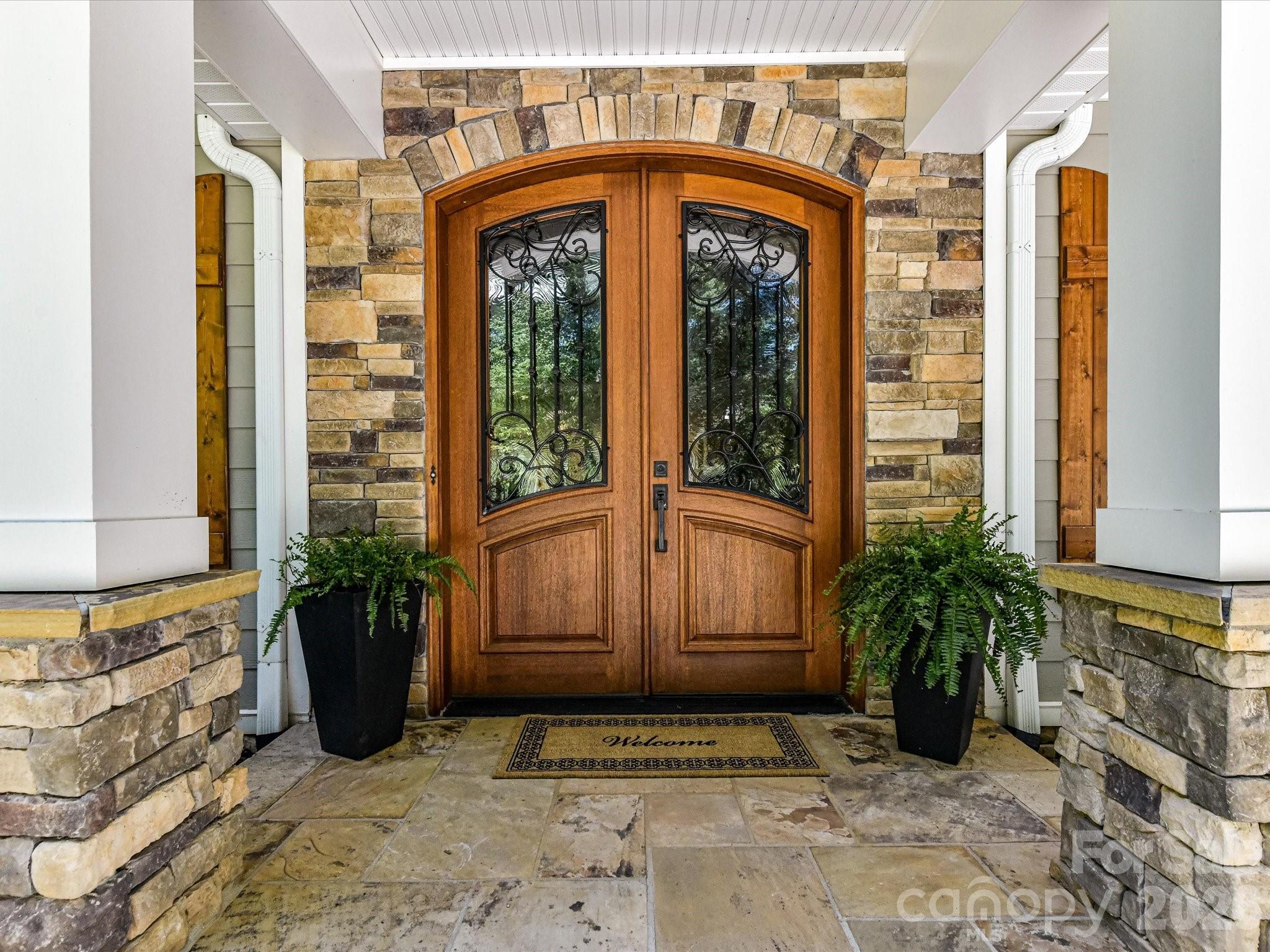 16211 Terry Lane — Huntersville