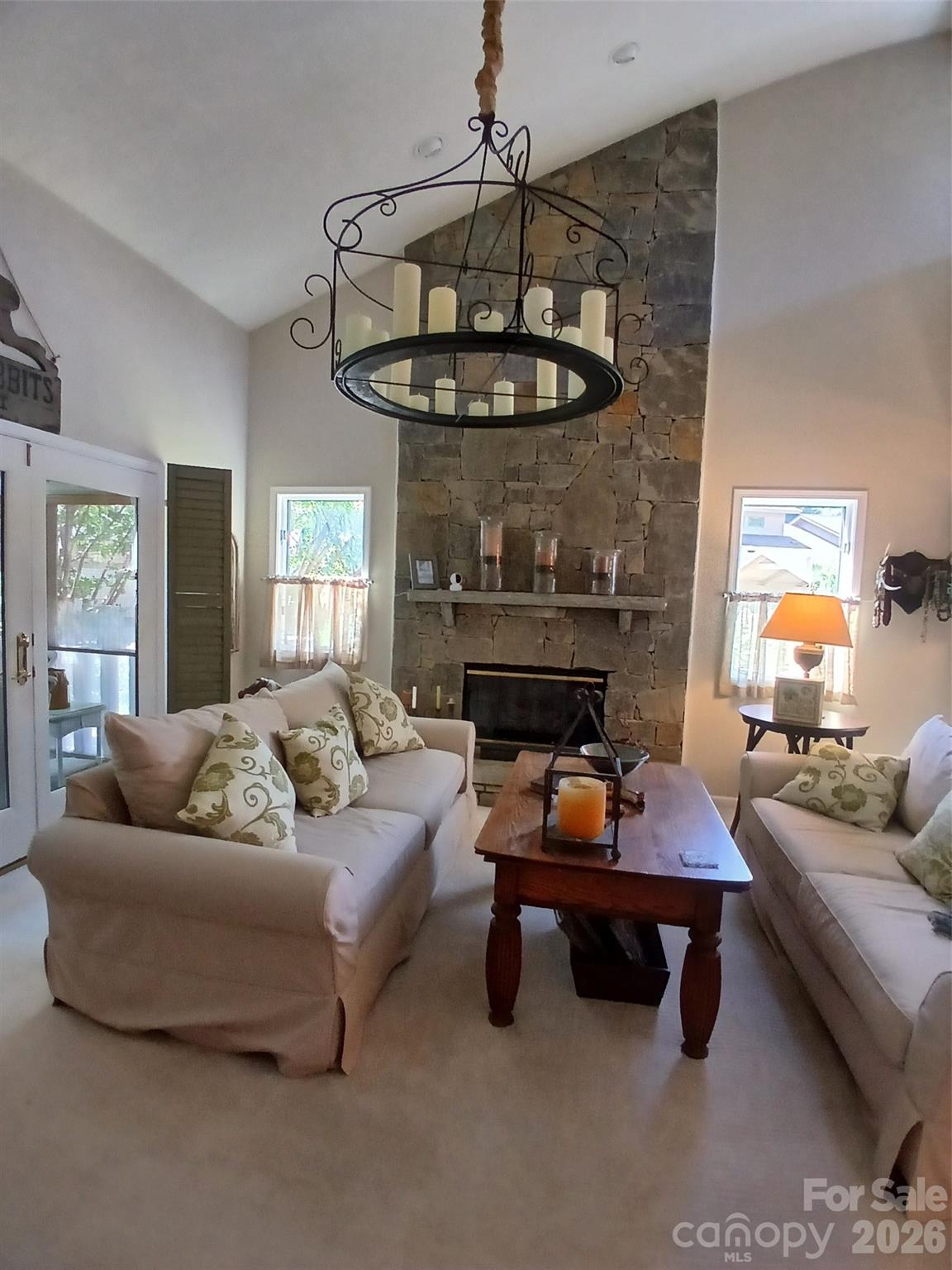 304 red oak Drive — Hendersonville