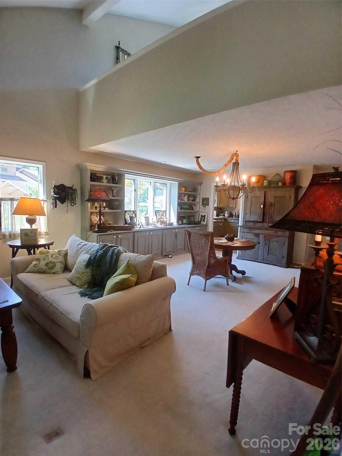 304 red oak Drive — Hendersonville