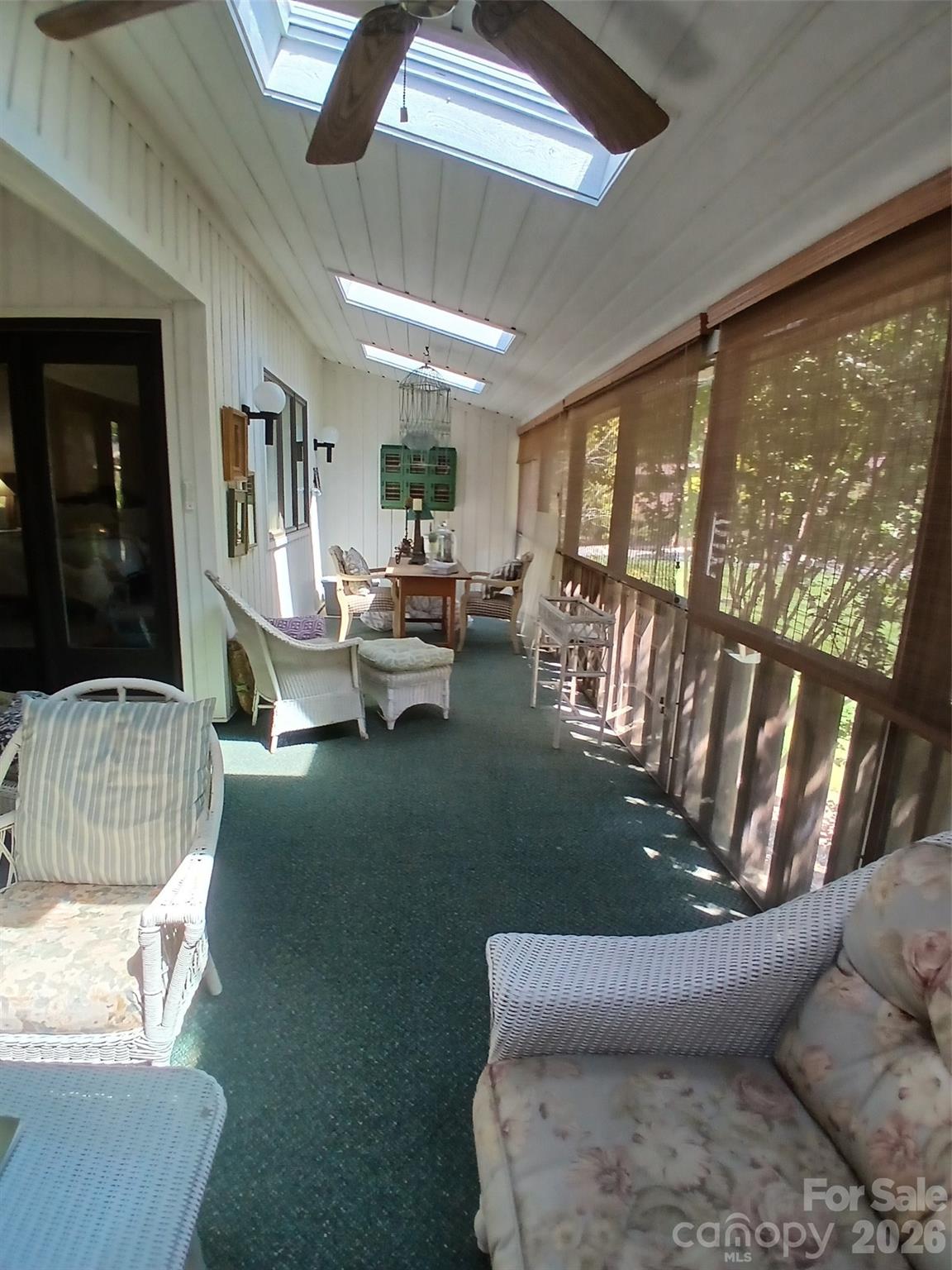 304 red oak Drive — Hendersonville