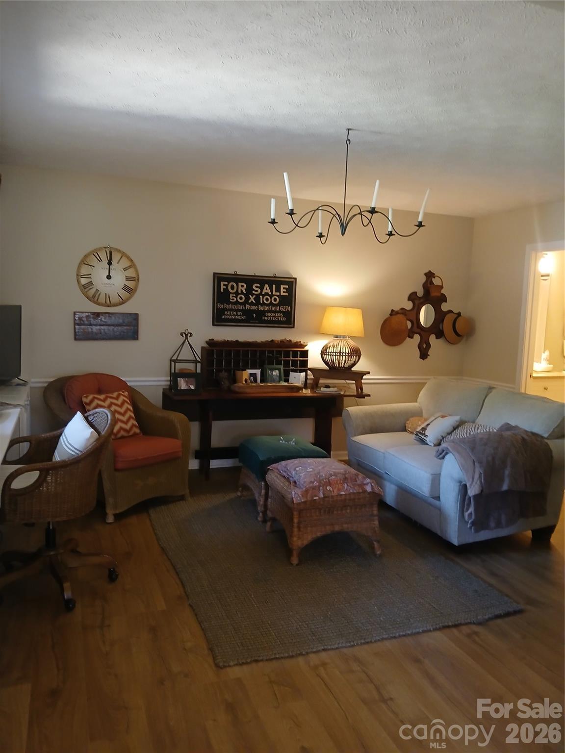 304 red oak Drive — Hendersonville