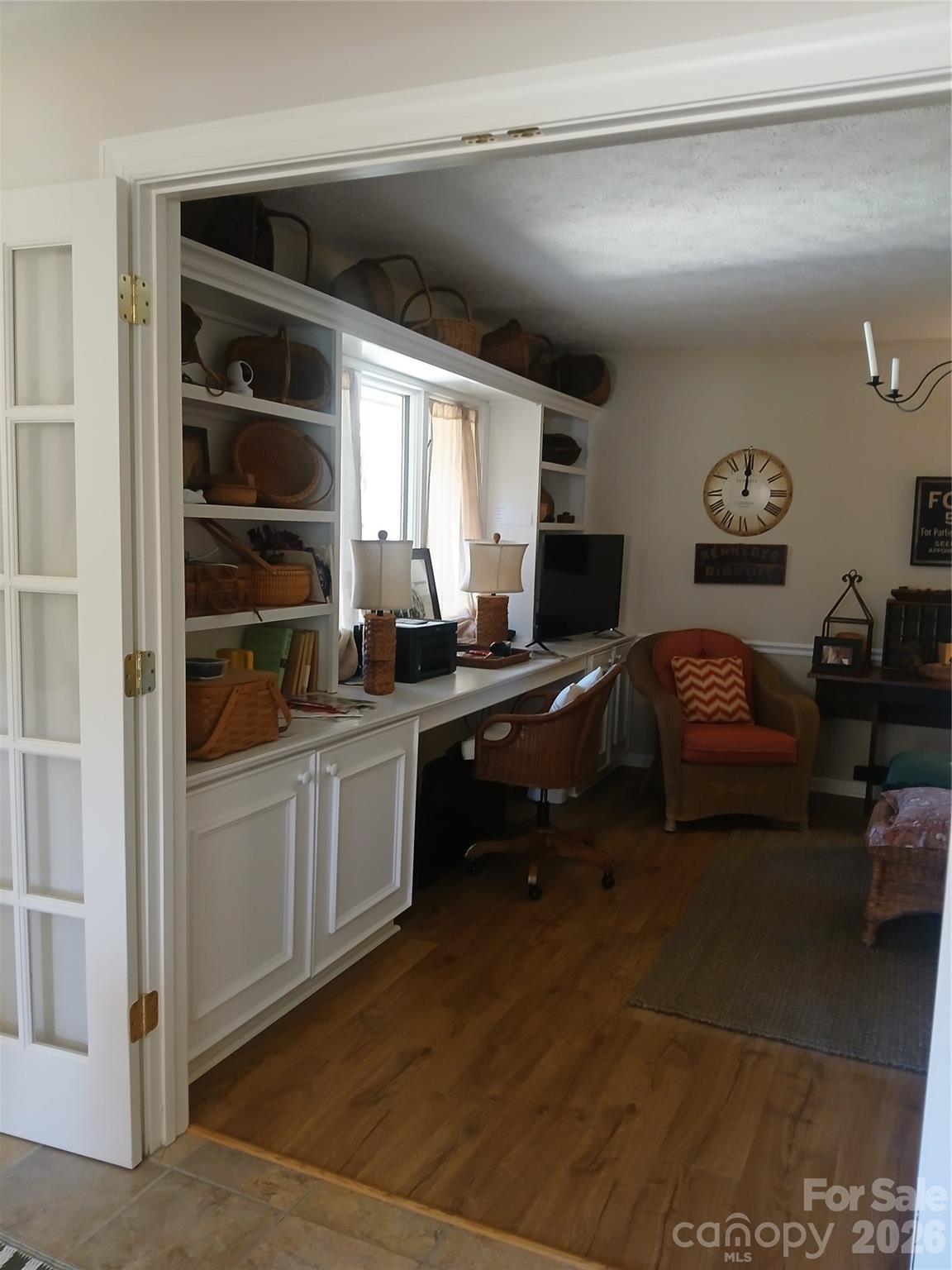 304 red oak Drive — Hendersonville