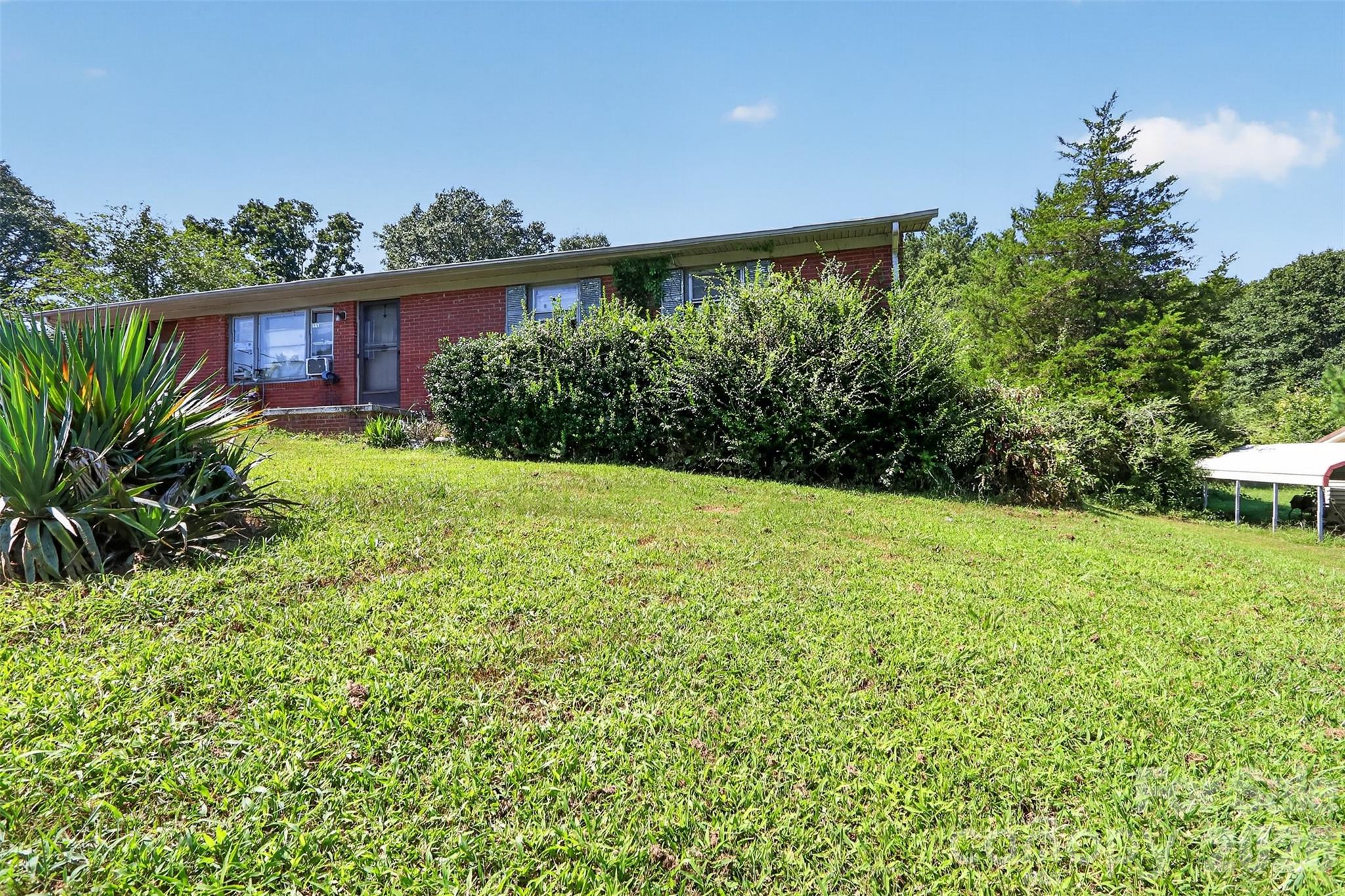 521 Lee Drive — Shelby