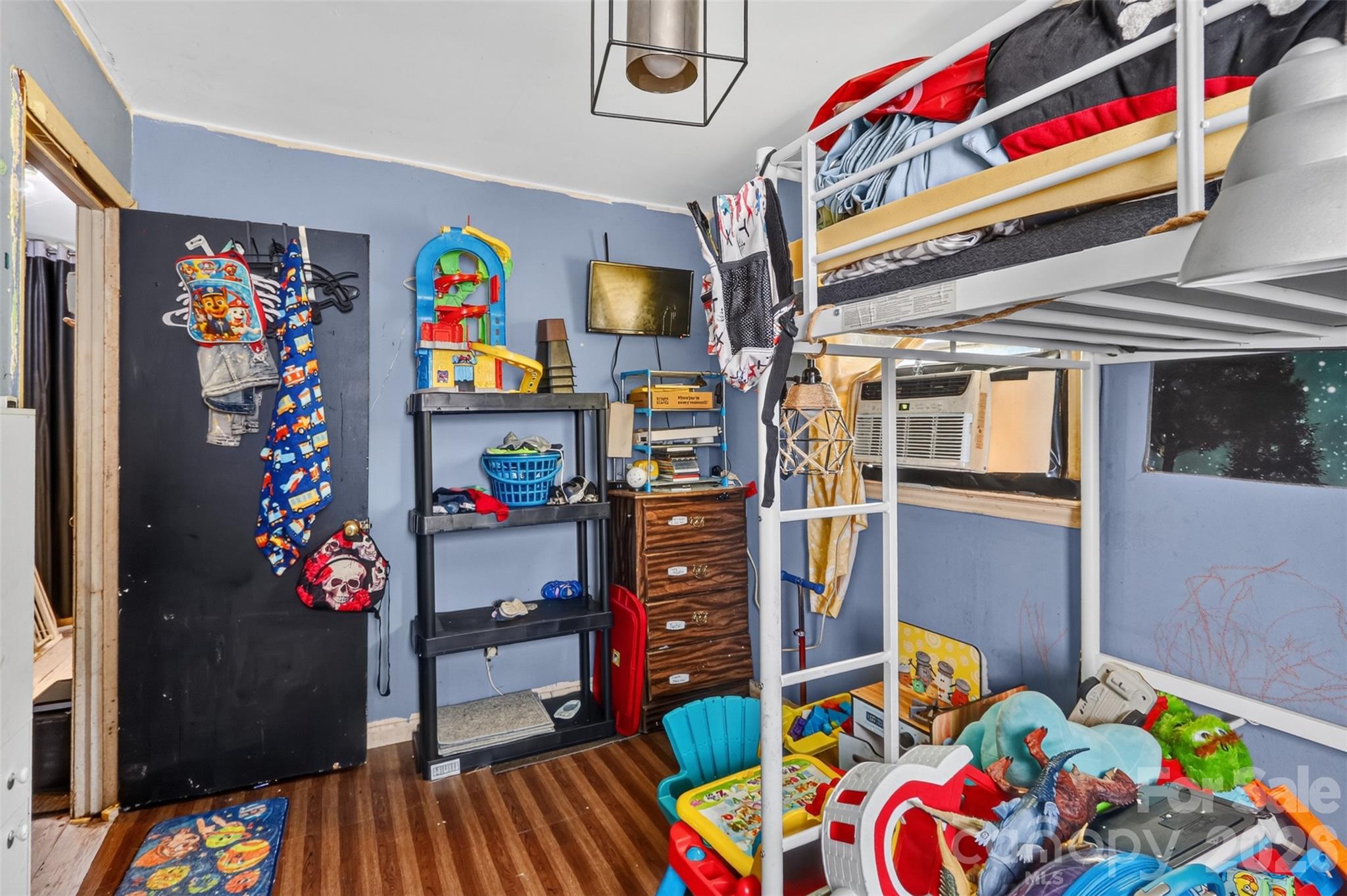 521 Lee Drive — Shelby