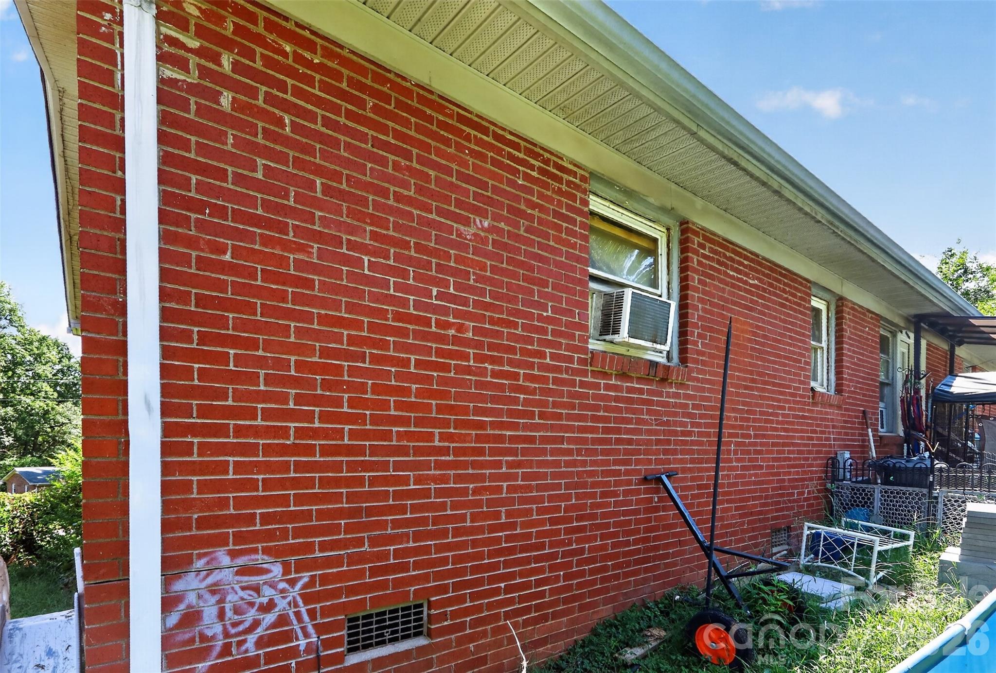 521 Lee Drive — Shelby