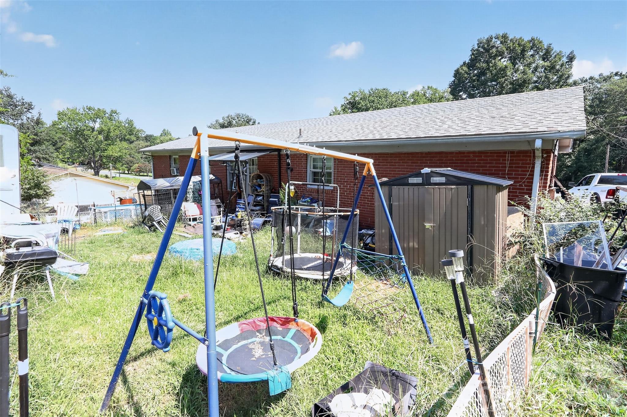 521 Lee Drive — Shelby